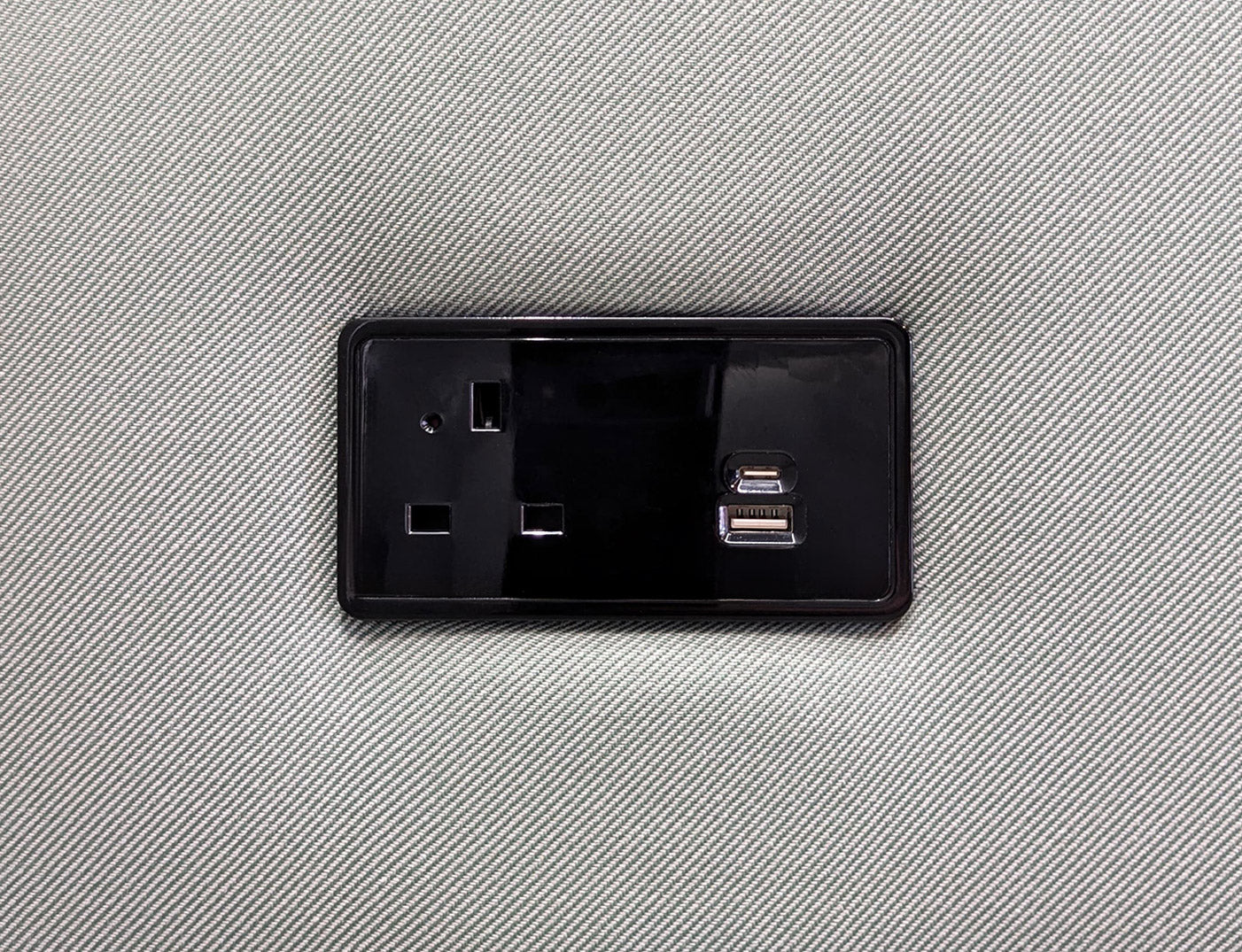 Kuddle Den Porthole Power Module