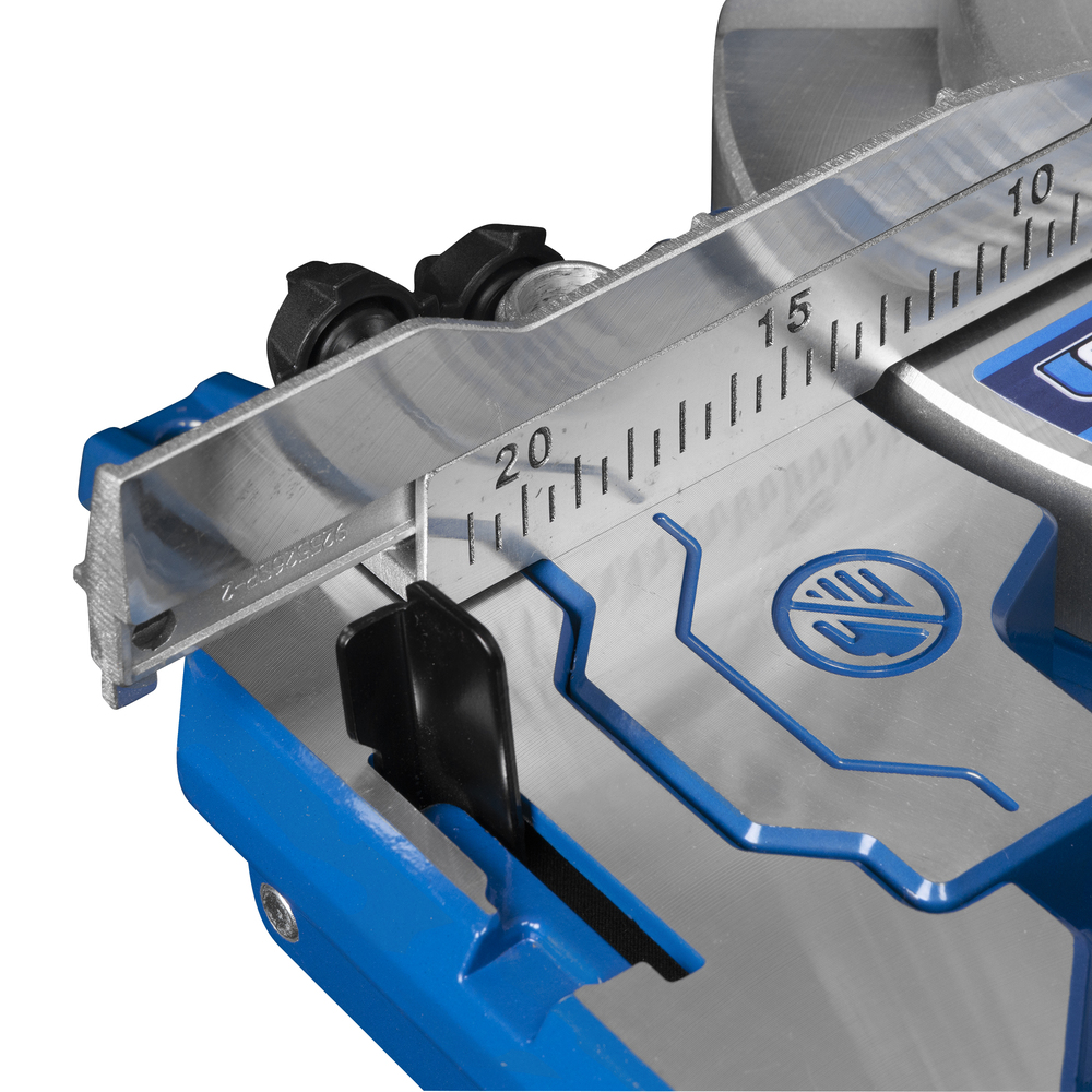 Sierra ingletadora / acolilladora telescópica.