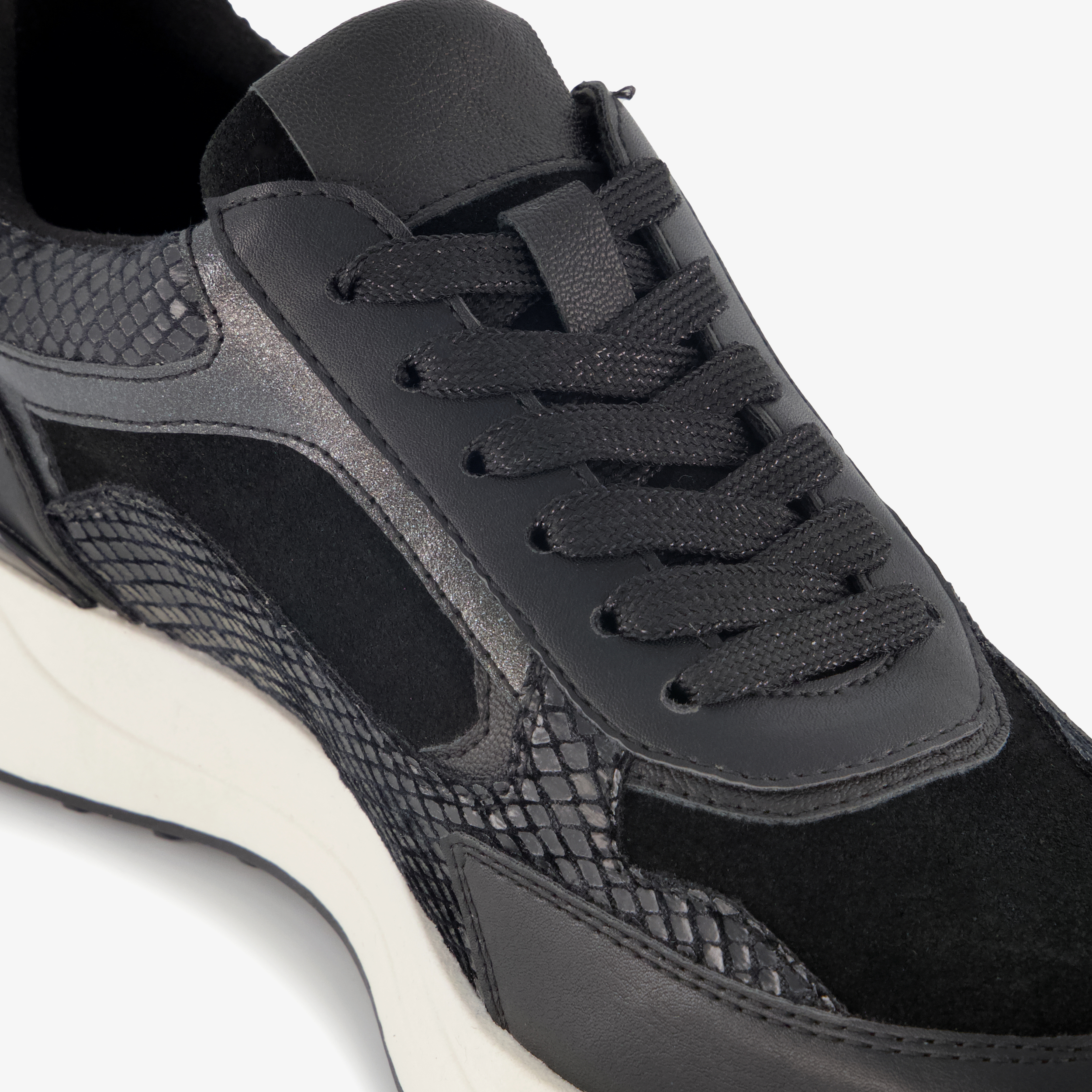 Blue Box dames sneakers met slangenprint details zwart – foto 5