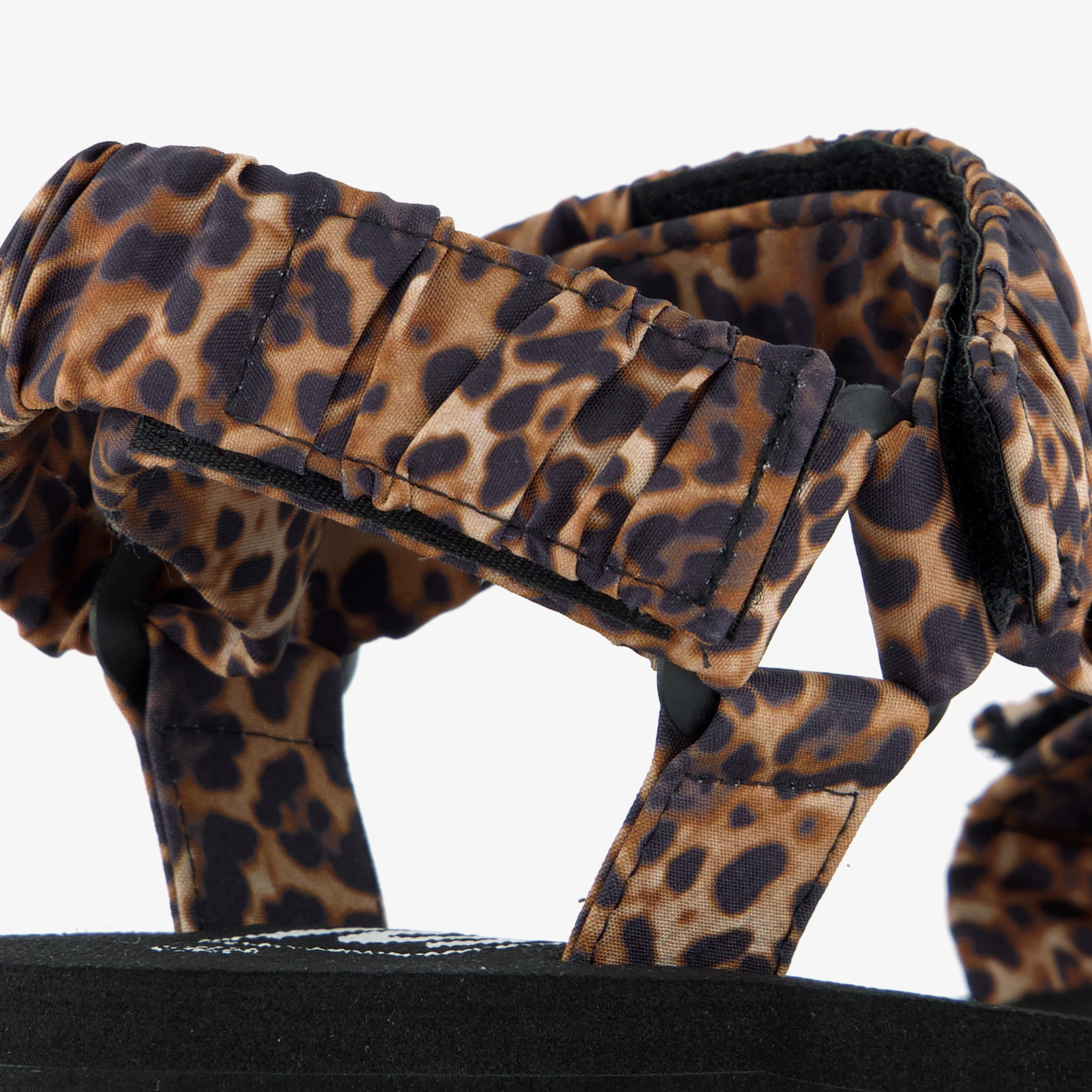 Dames sandalen met plateauzool en panterprint – foto 5