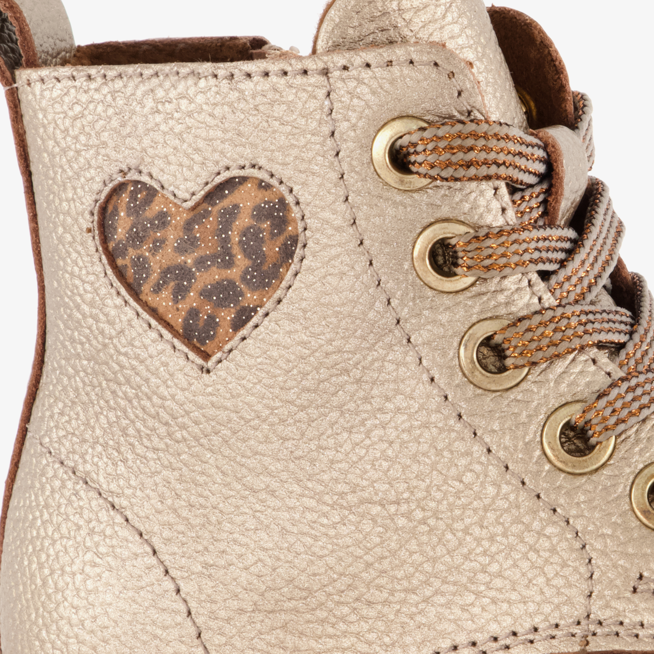 Groot leren meisjes veterboots met hartje goud – foto 5