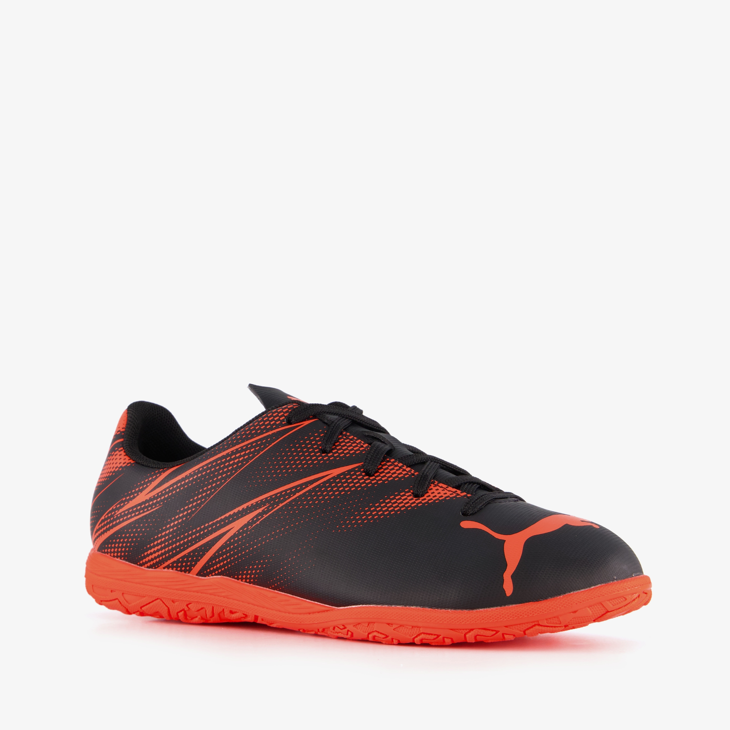 Puma Attacanto IT kinder zaalschoenen zwart rood