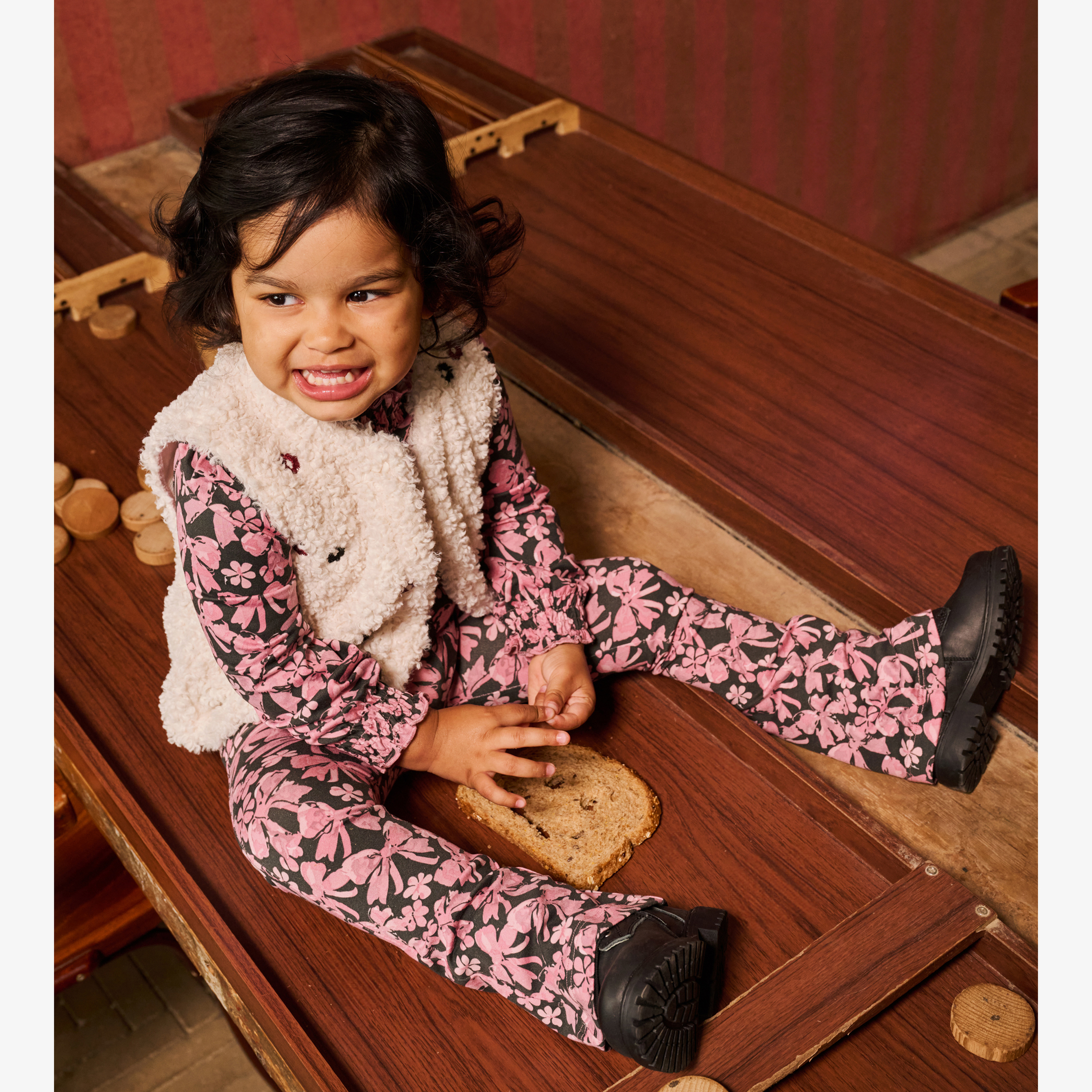 TwoDay meisjes teddy gilet met bloemetjes wit – foto 3