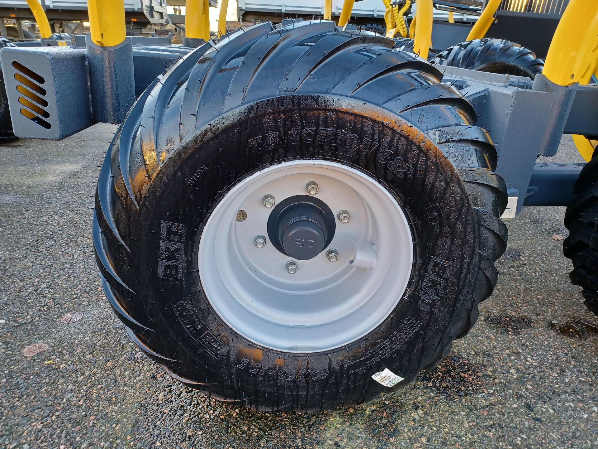 Hjul 400/60x15,5 6B Traction
