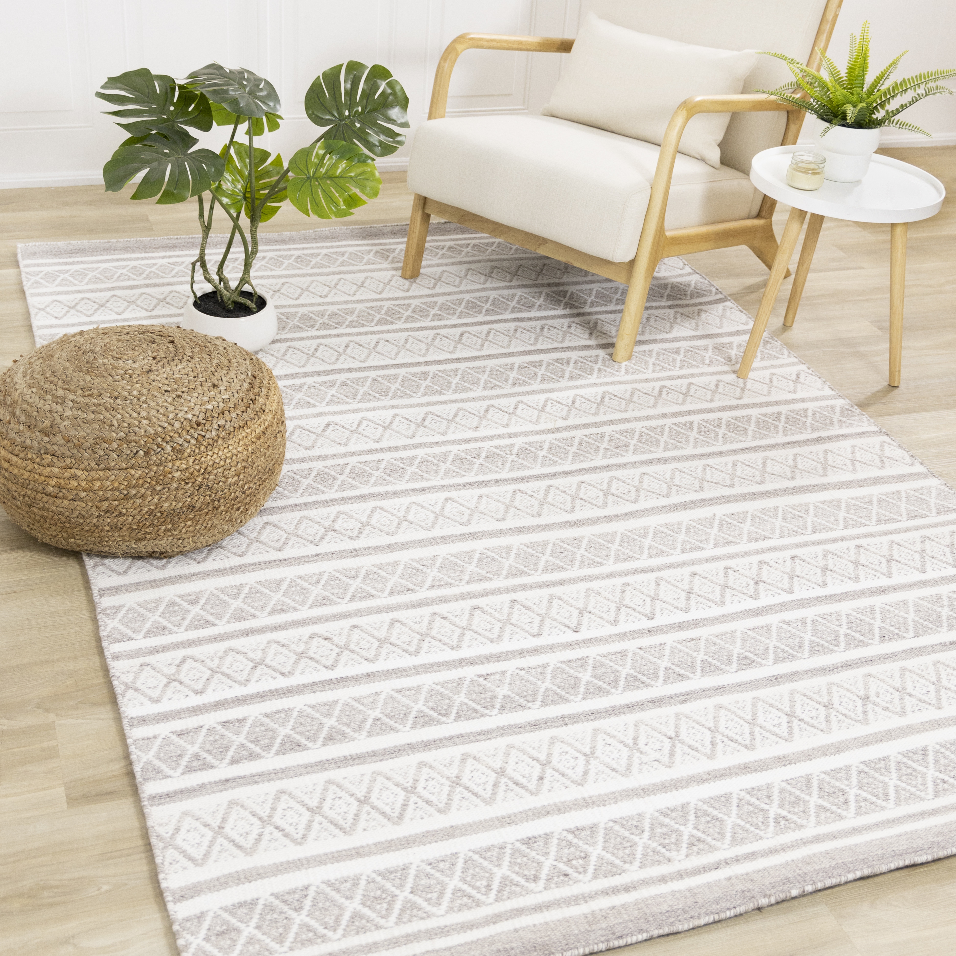 Aspen Grey Cream Striped Diamond 
Pattern Rug, 5'3" x 7'7"
