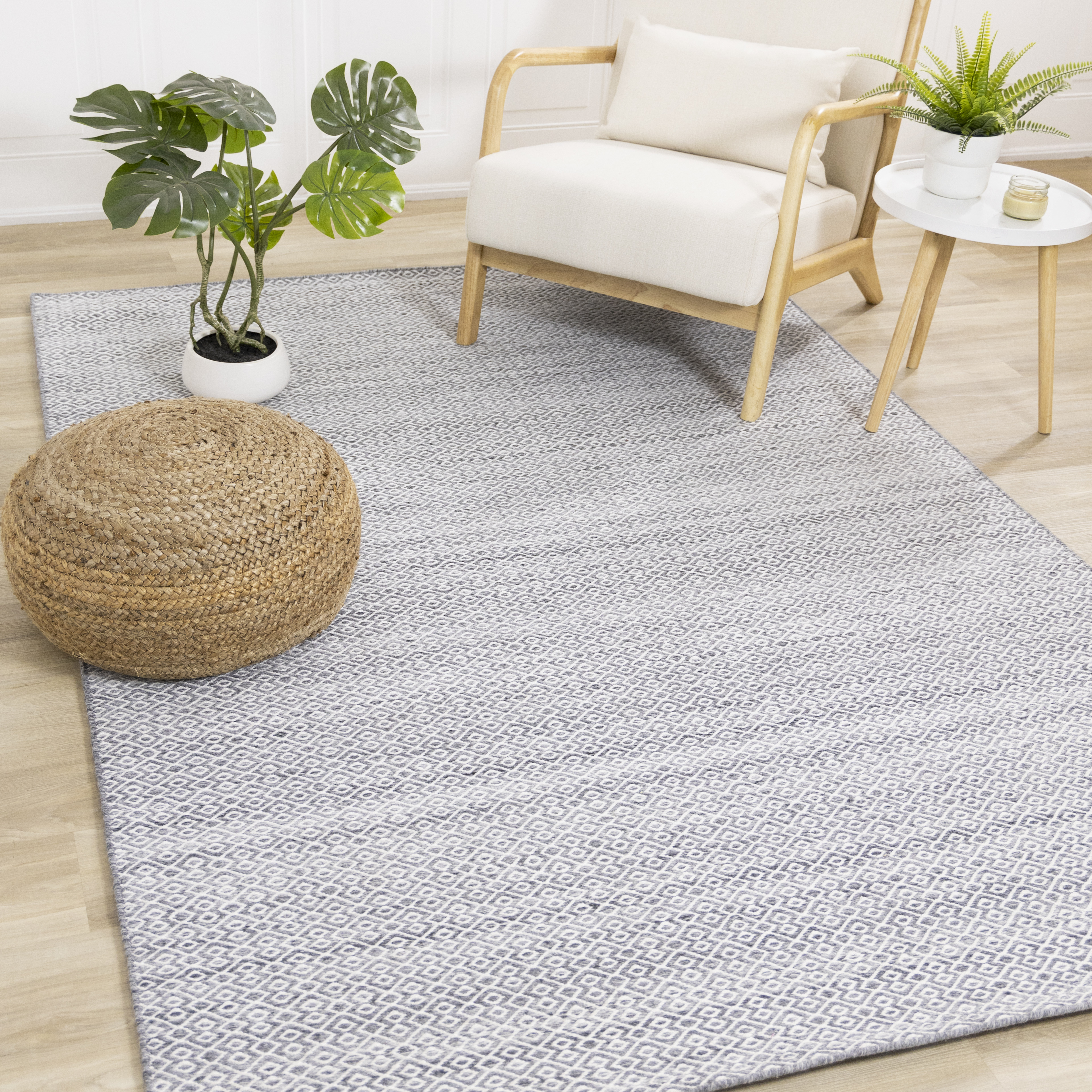 Aspen Grey Cream Rhombus 
Pattern Woven Rug, 5'3" x 7'7"