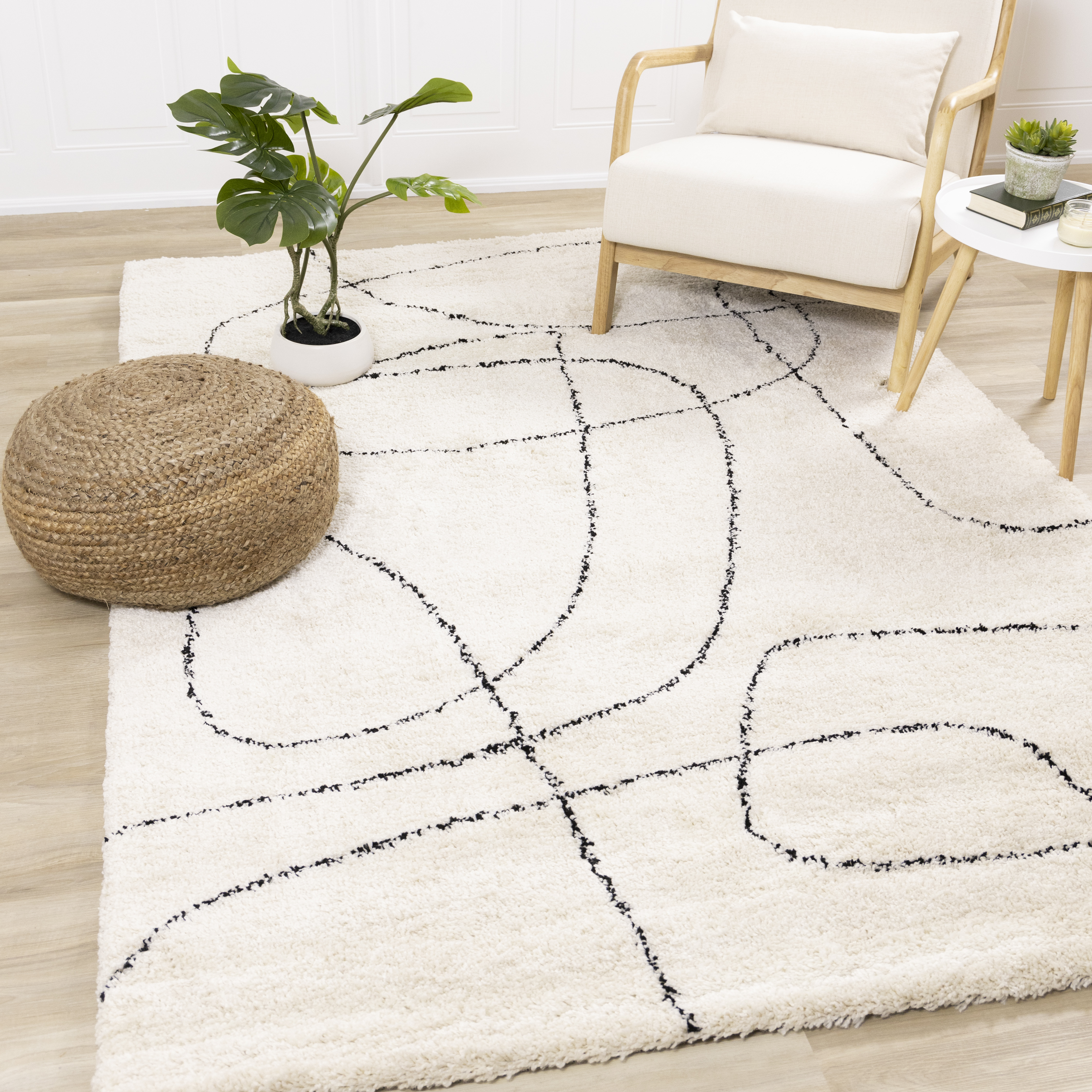 Maroq Cream Black Simple Shapes Rug,  2'0'' x 3'7''