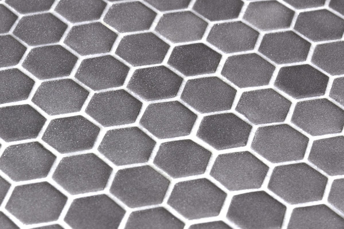 Hex Stoneglass Grey M en aplicación arquitectónica