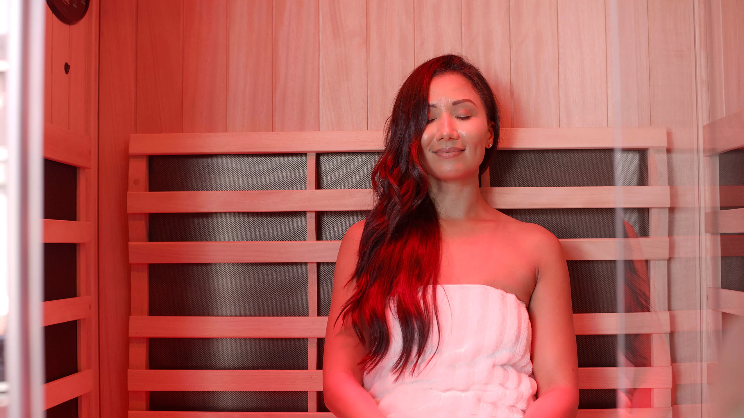 Sauna infrarroja Jacuzzi de espectro completo — calor seco para relajación y desintoxicación