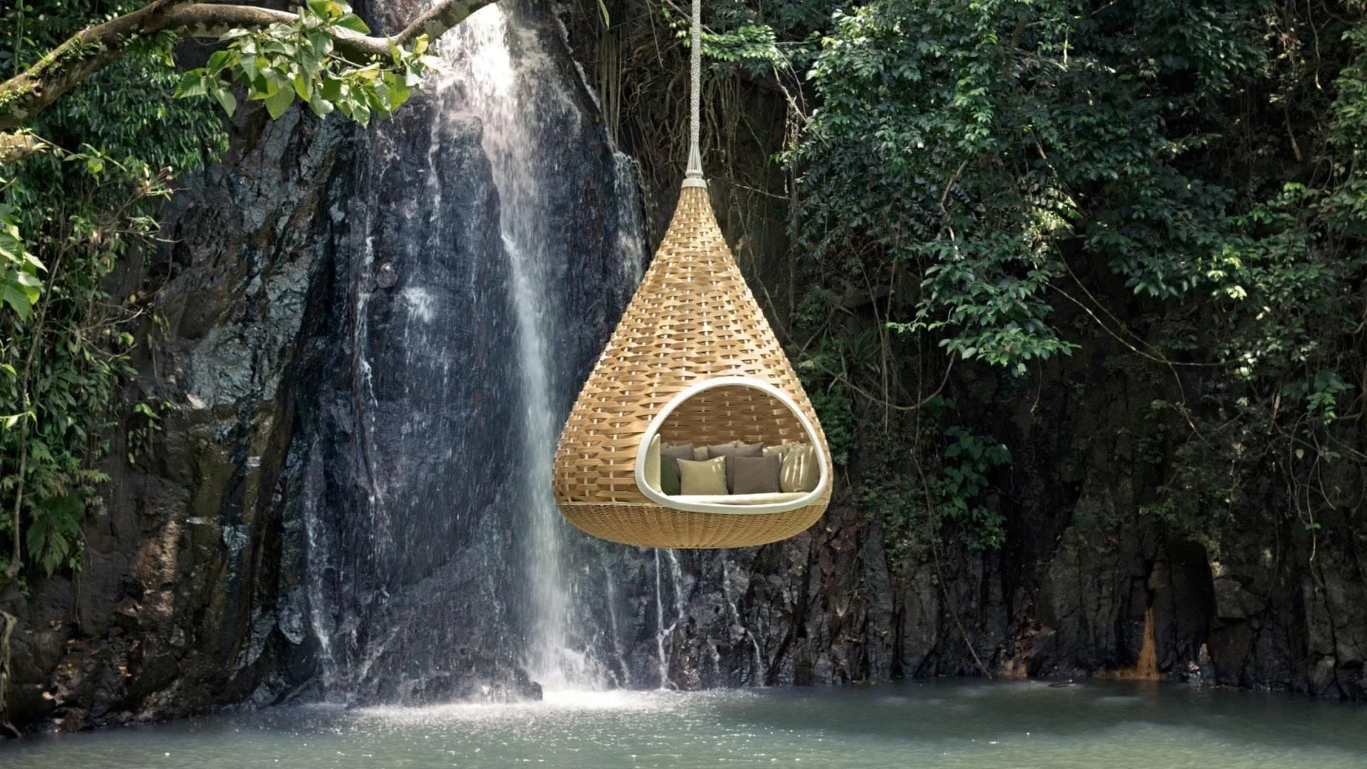 Colección Nestrest de Dedon — diseño de Daniel Pouzet y Fred Frety · cápsula suspendida de fibra tejida a mano, Salone del Mobile 2011