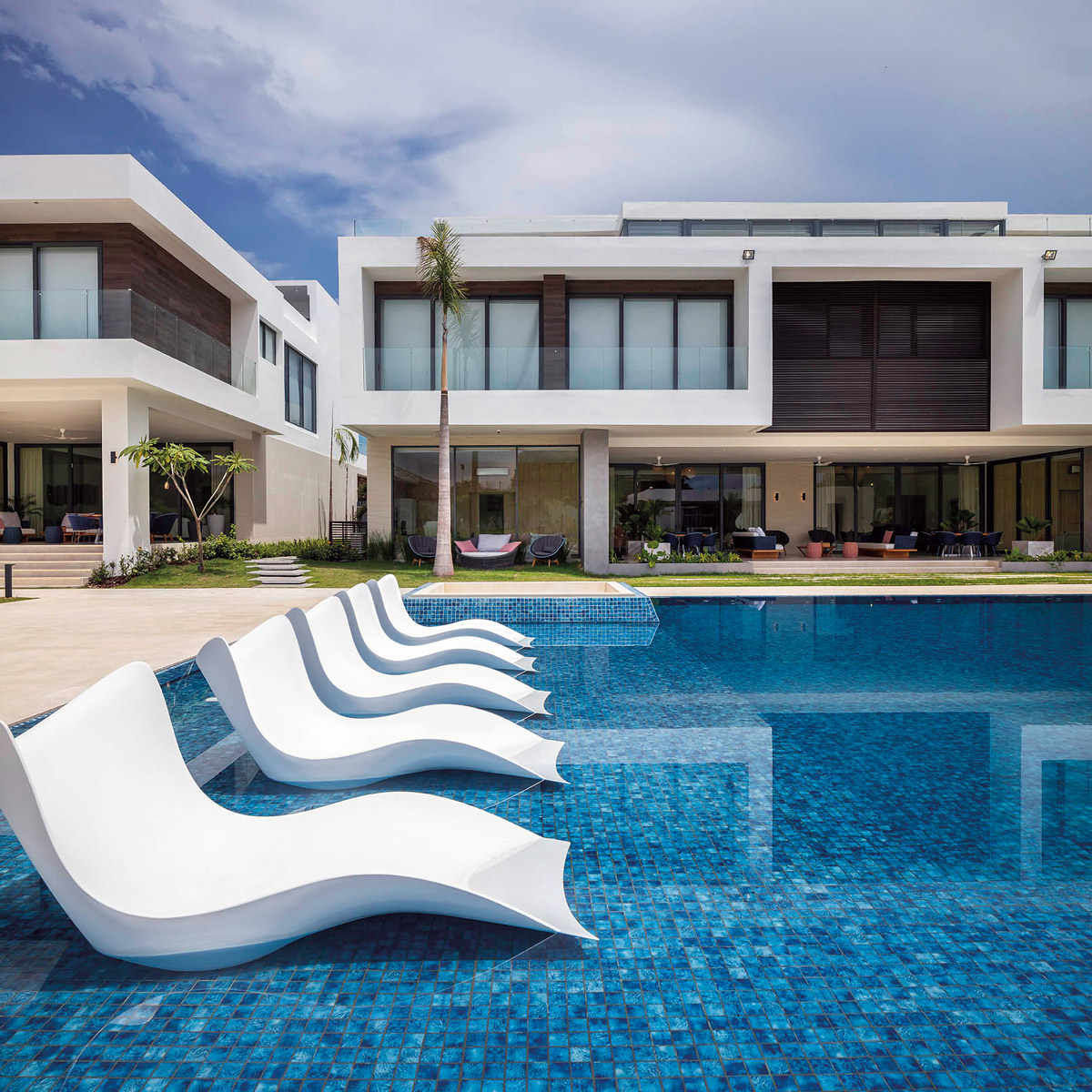 Penta Vanguard Pool Arrecife Blue en aplicación arquitectónica