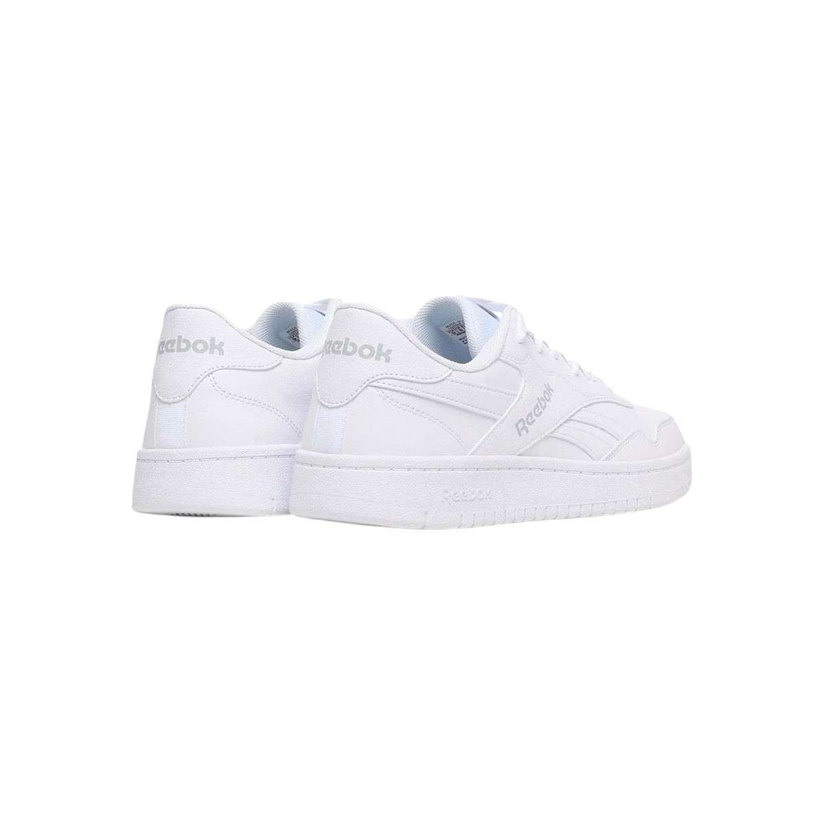 Los tenis Reebok BB1000 combinan un estilo clásico de baloncesto con un diseño funcional para el día a día.