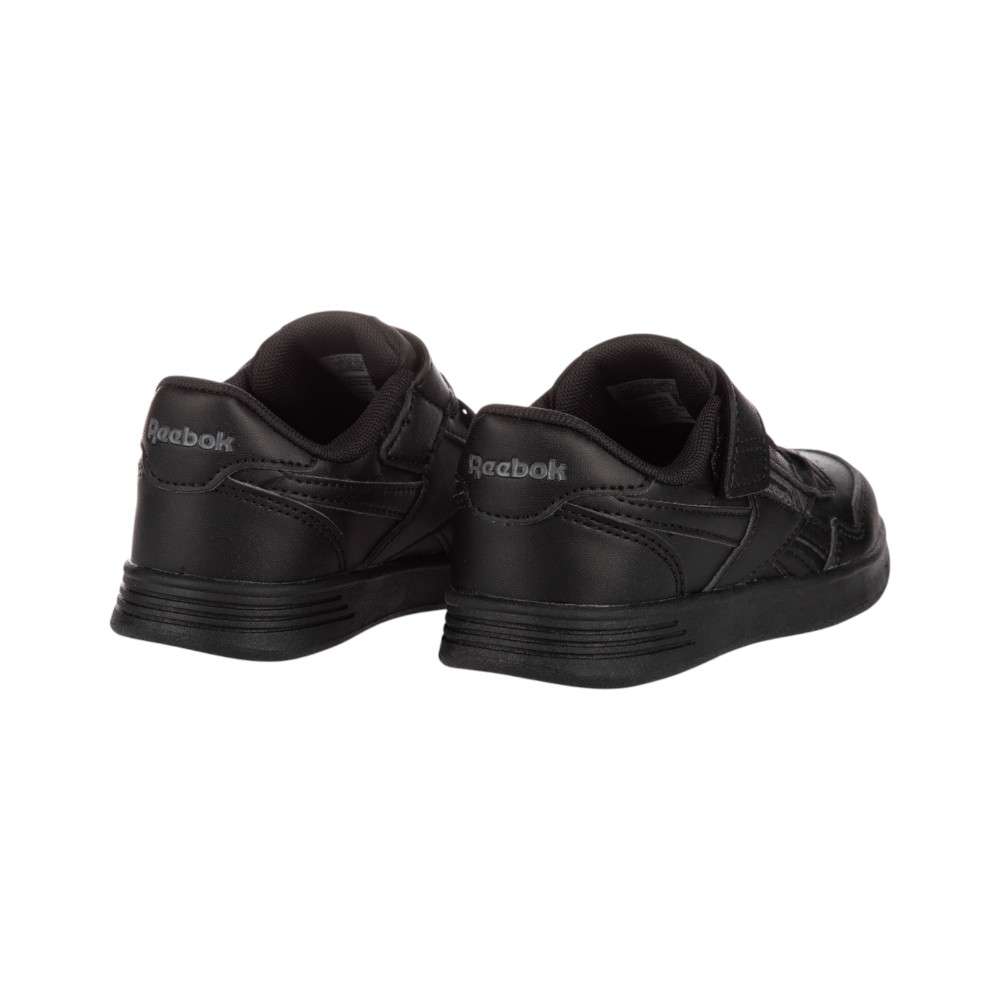 El estilo Reebok que te encanta en una silueta clásica de tenis vintage que se puede usar de manera elegante o informal.
