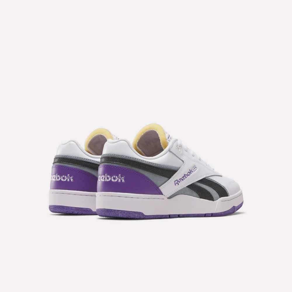 Siéntete como si hubieras encontrado un par de tenis Reebok antiguos en el sótano de alguien. Esa es la vibra de tus próximos BB 4000 II. image number 1