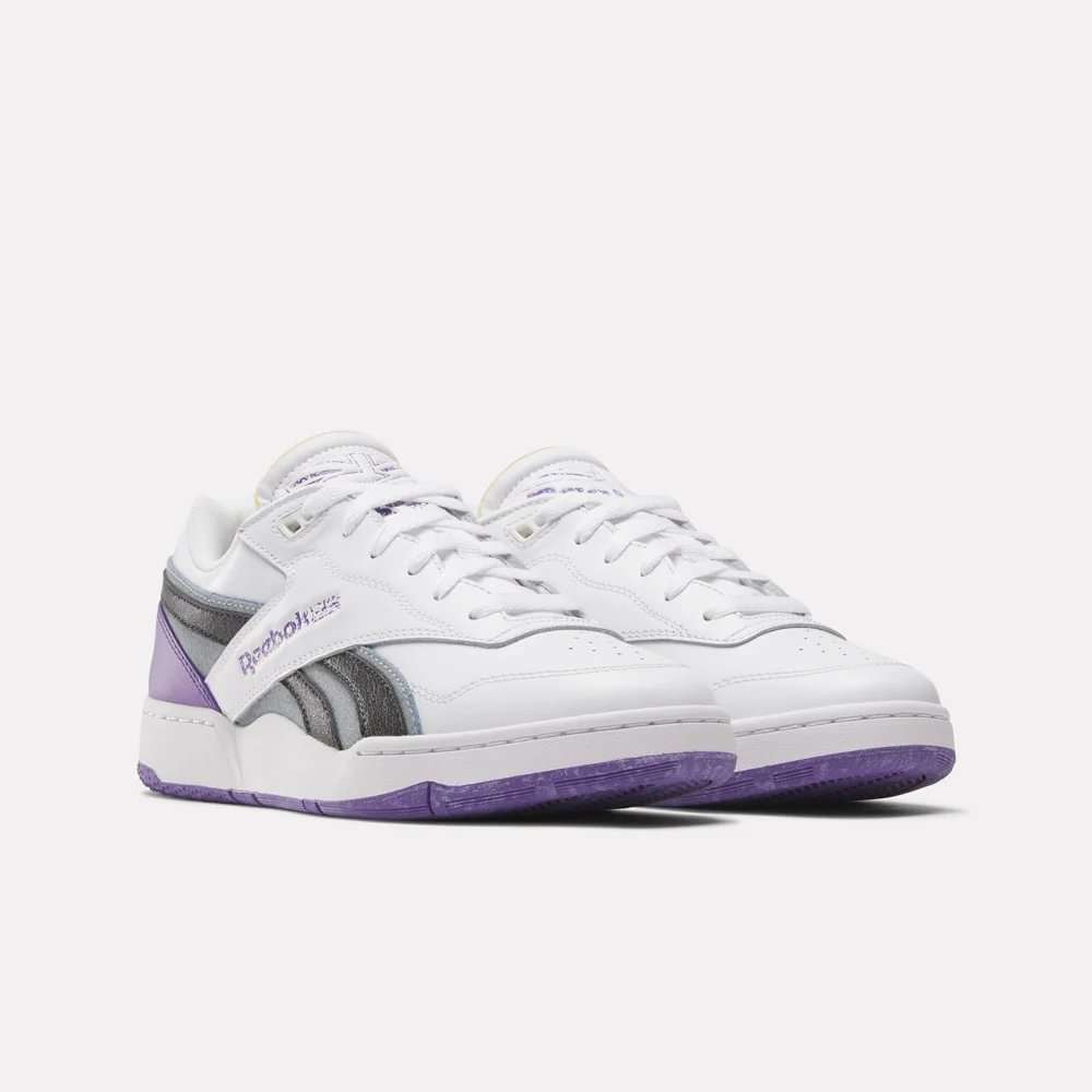 Siéntete como si hubieras encontrado un par de tenis Reebok antiguos en el sótano de alguien. Esa es la vibra de tus próximos BB 4000 II. image number 2
