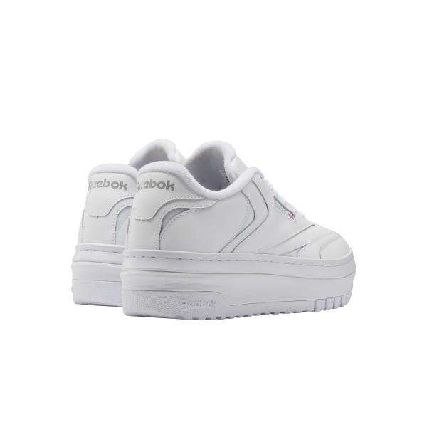Ser súper extra es algo bueno. Estos zapatos Club C Extra lo demuestran. Una entresuela de plataforma exagerada te brinda un punto de vista elevado.