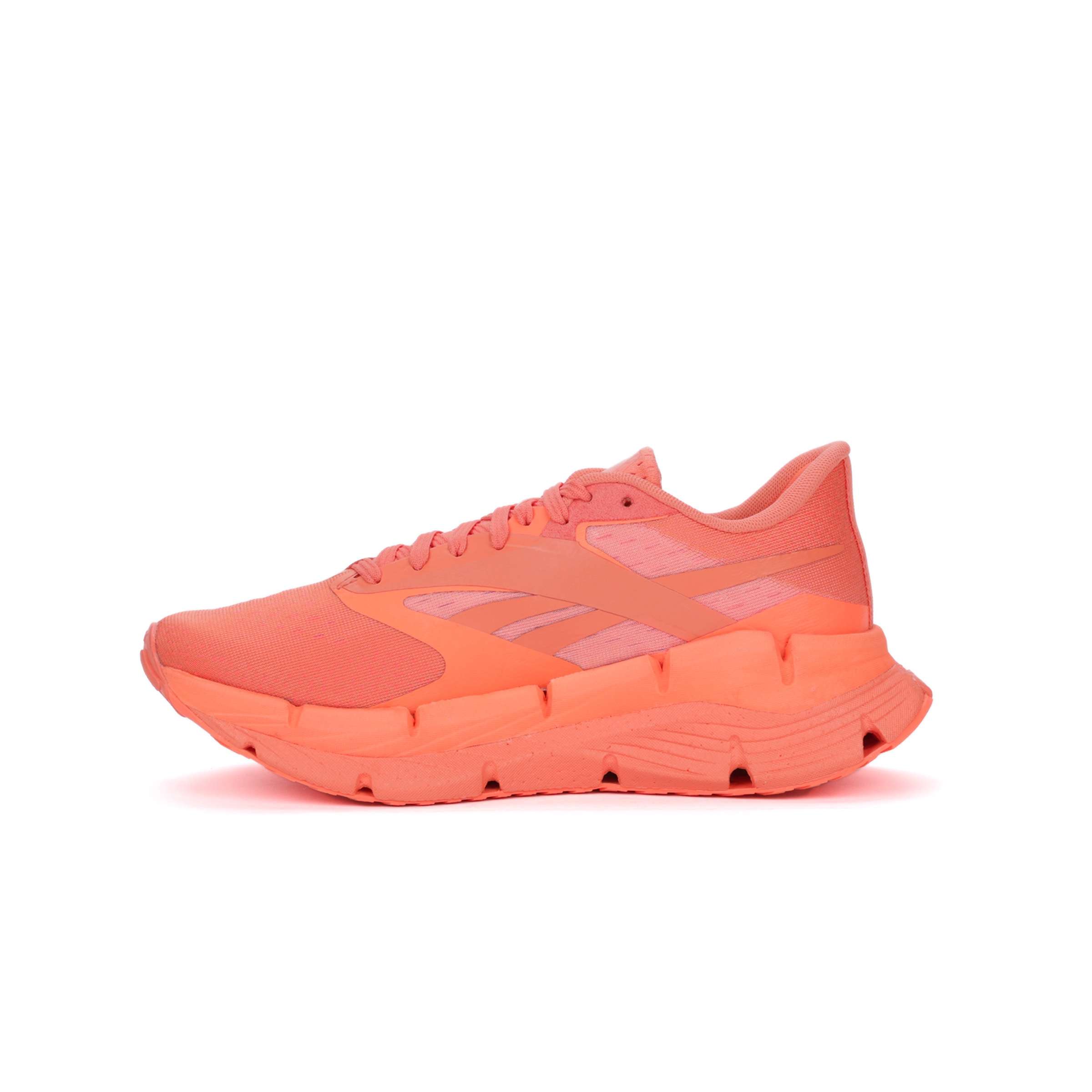 Los tenis Floatzig Symmetros Reebok con espuma Floatride Energy Foam que proporciona ligereza y retorno de energía.