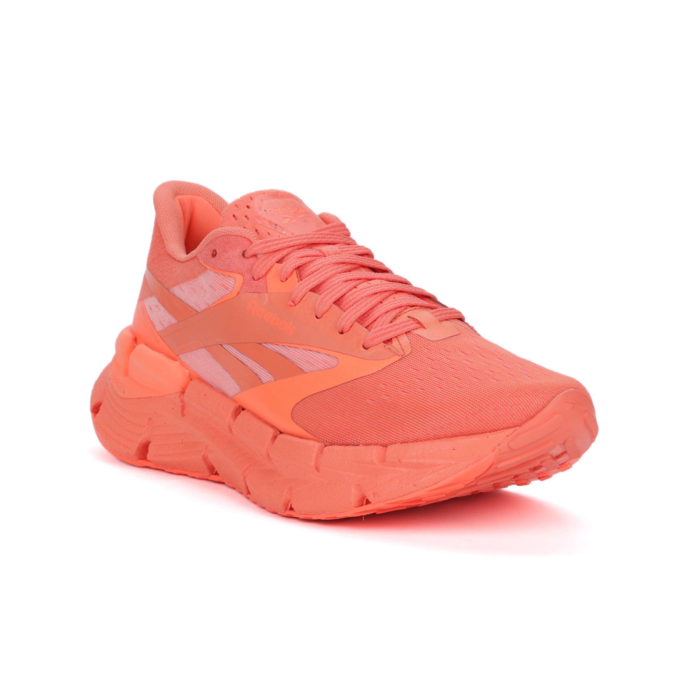 Los tenis Floatzig Symmetros Reebok con espuma Floatride Energy Foam que proporciona ligereza y retorno de energía.