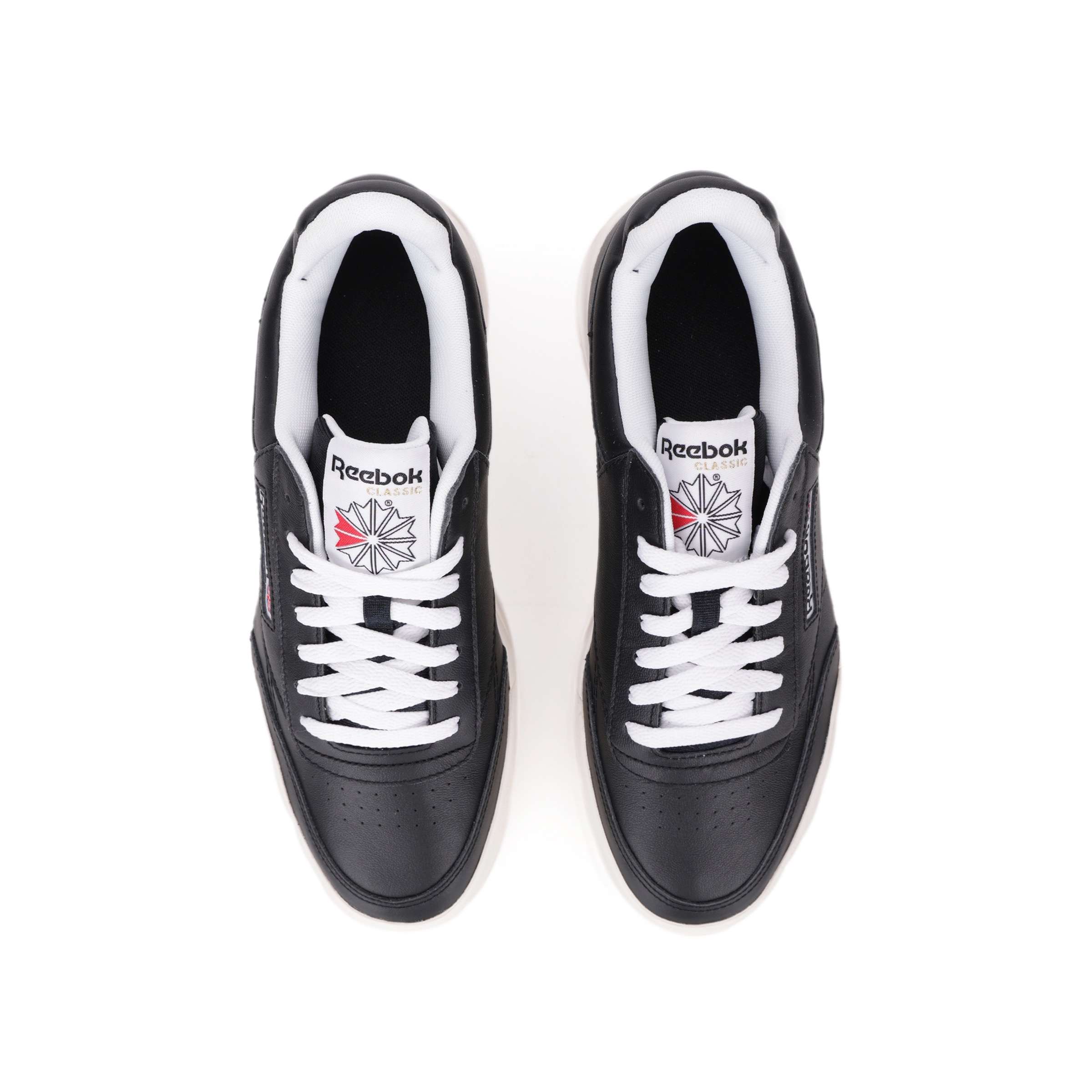 Luce una silueta atrevida, agrega una dosis extra de los años 90. Los colores originales los hacen Reebok. image number 5