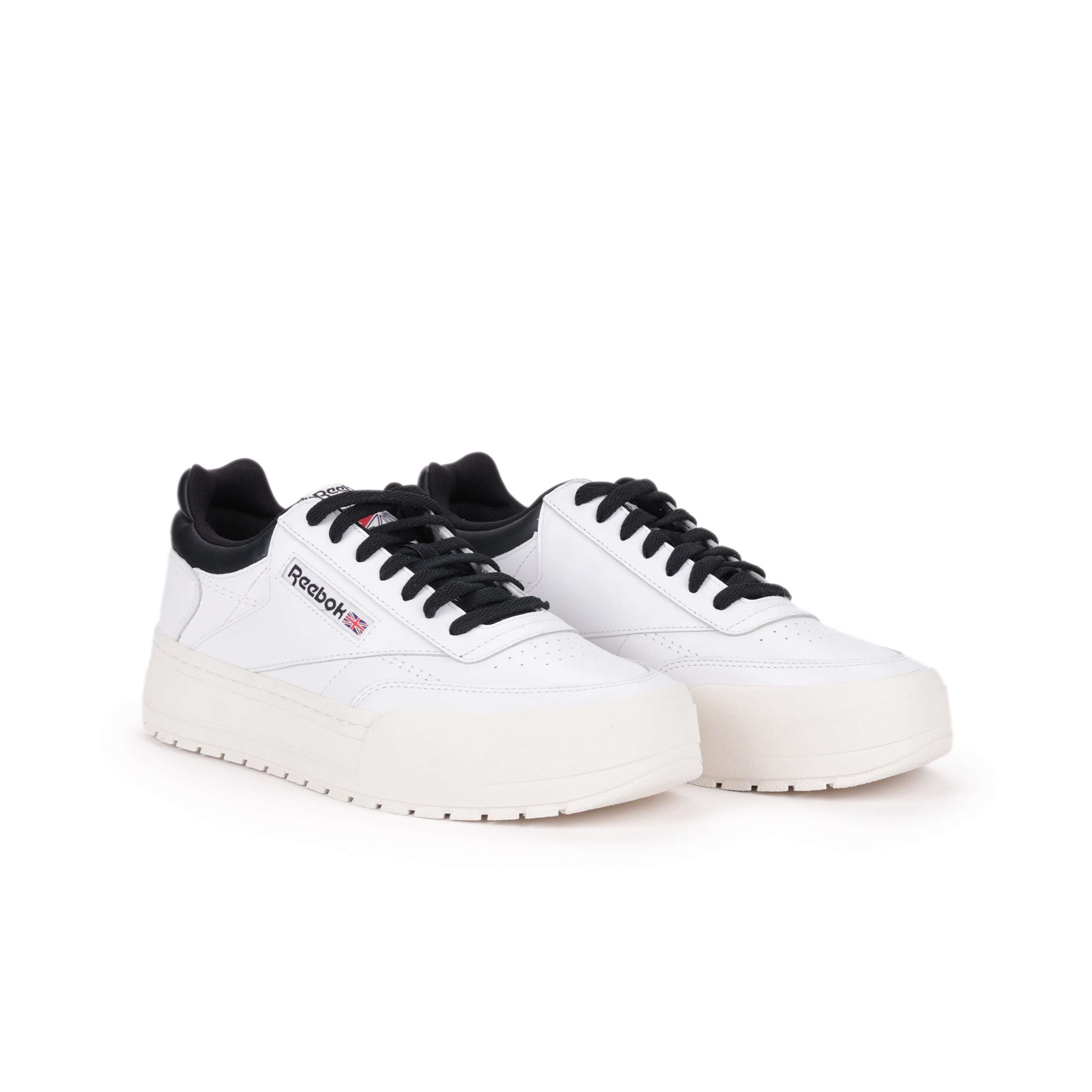 Luce una silueta atrevida, agrega una dosis extra de los años 90. Los colores originales los hacen Reebok. image number 2