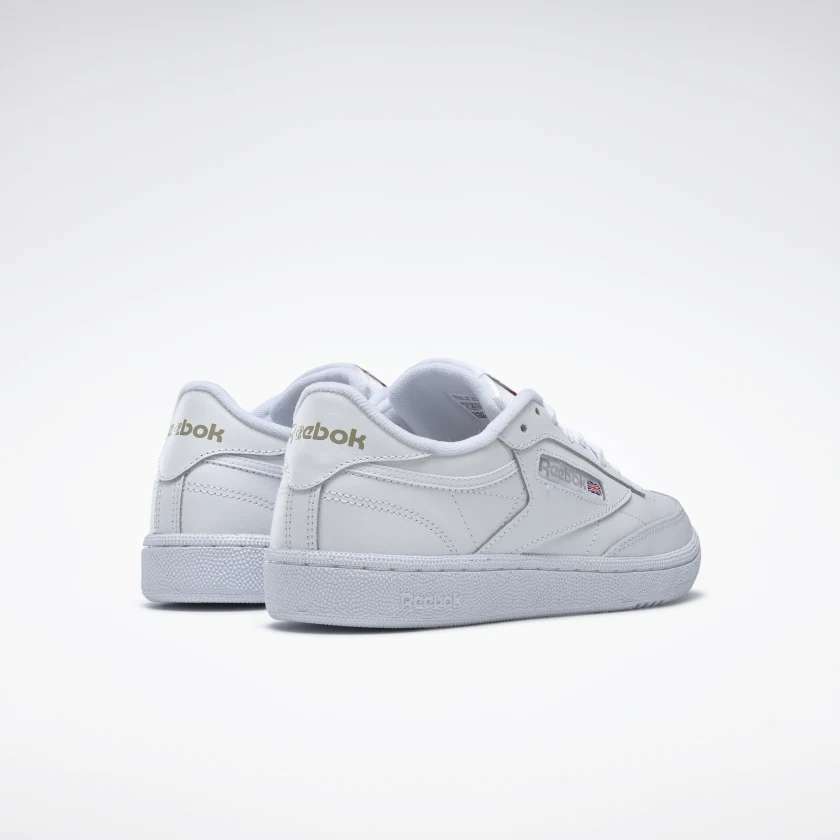 Un estilo sencillo significa que estos tenis de cuero flexible combinan con todo. Porque a veces no tienes que decir nada para hacer una declaración.