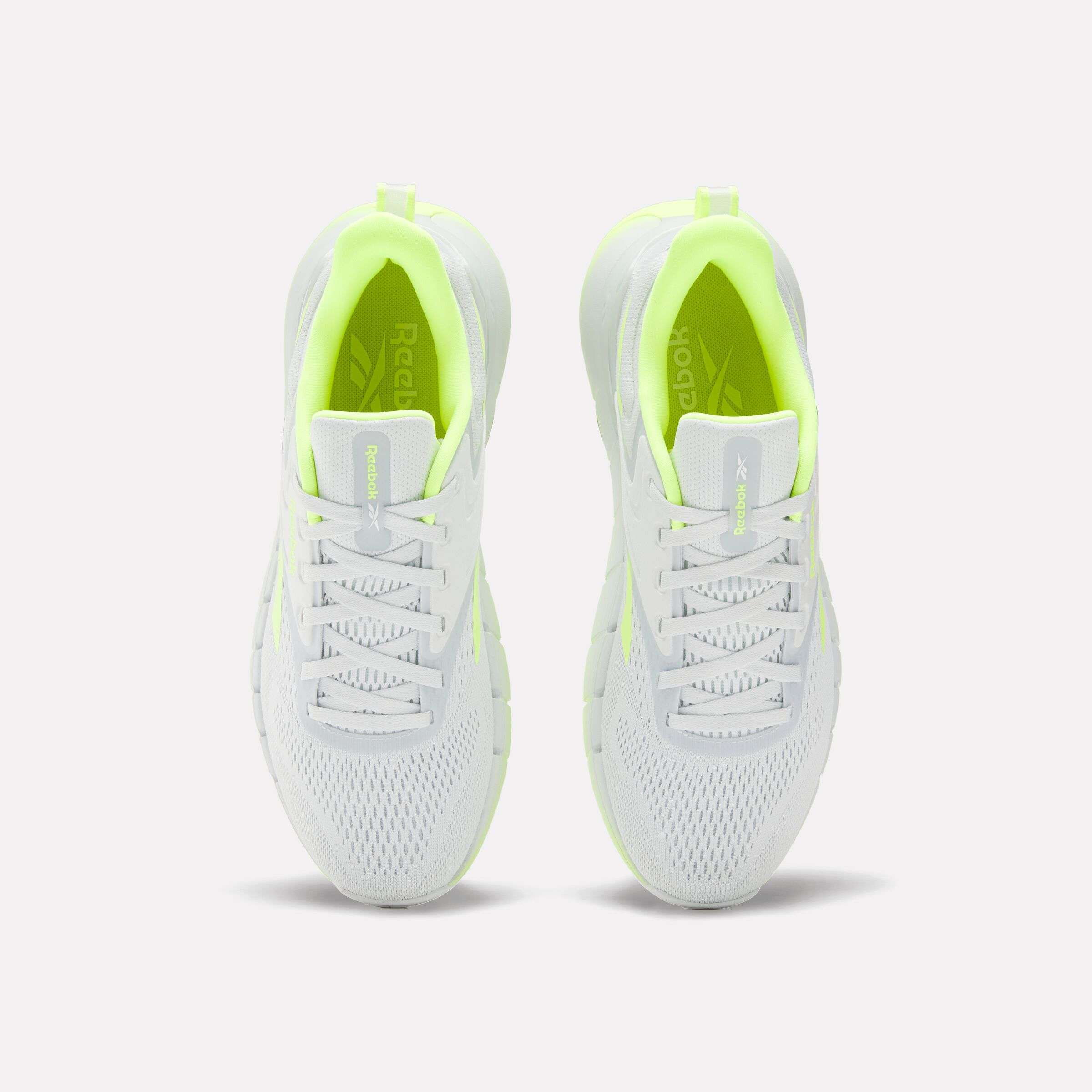 Combina la apariencia de un calzado para correr con características de entrenamiento, ofreciendo flexibilidad para diferentes ejercicios. image number 4