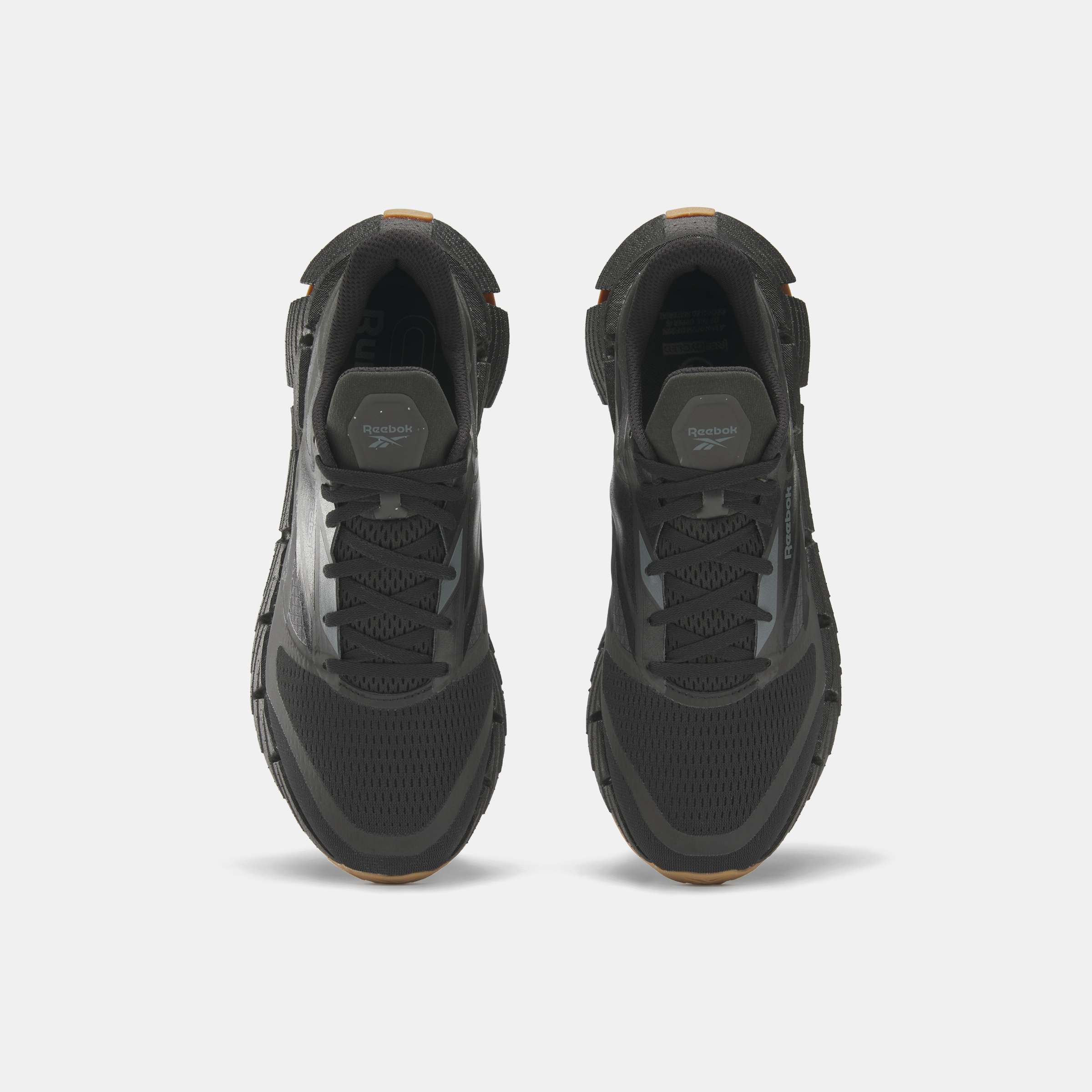 El FloatZig 1 de Reebok combina suavidad y elasticidad, diseñados para inspirar a salir al aire libre y correr. image number 3