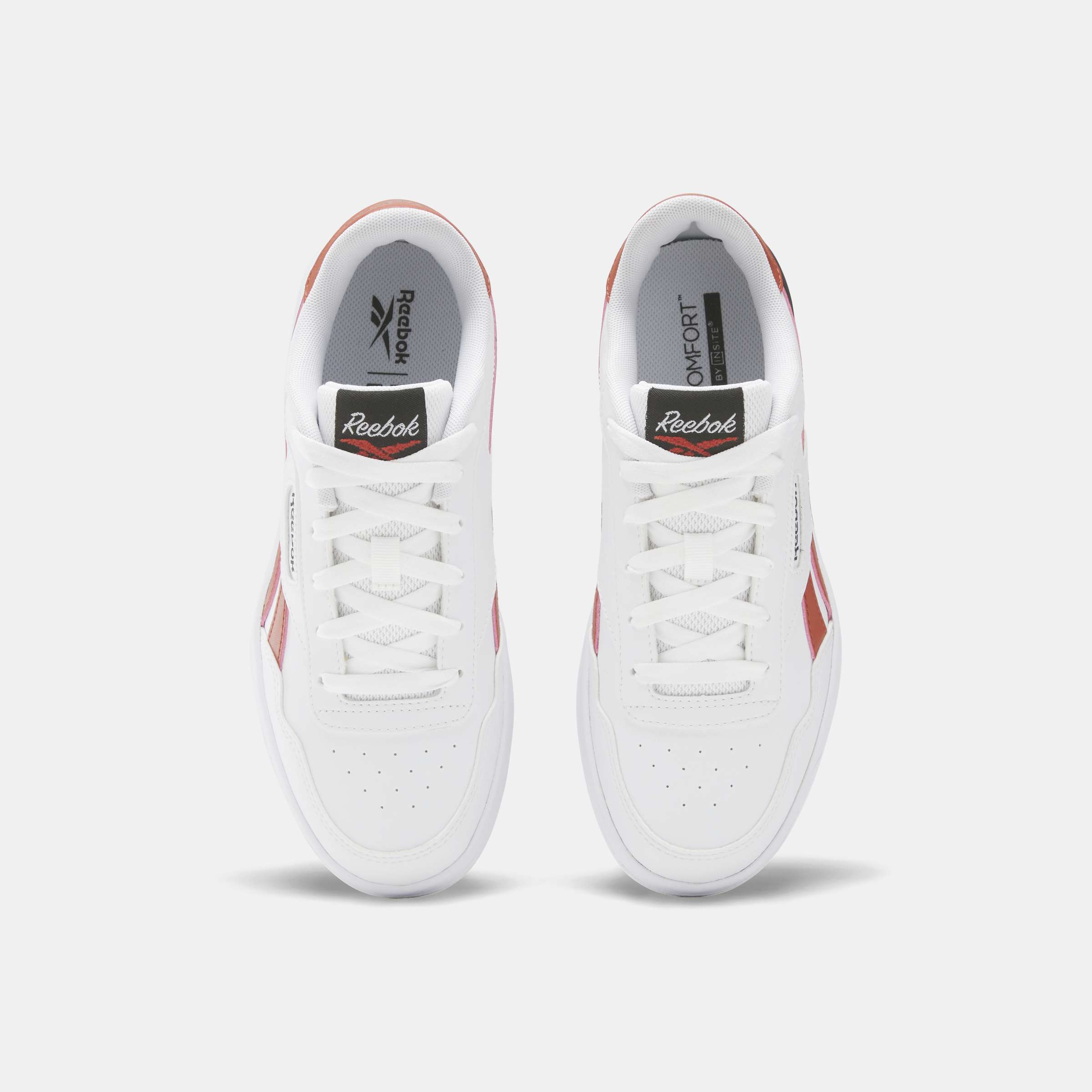 Estos tenis bajos inspirados en el tenis cuentan con una elegante parte superior de paneles y un clip en contraste en el talón. image number 6