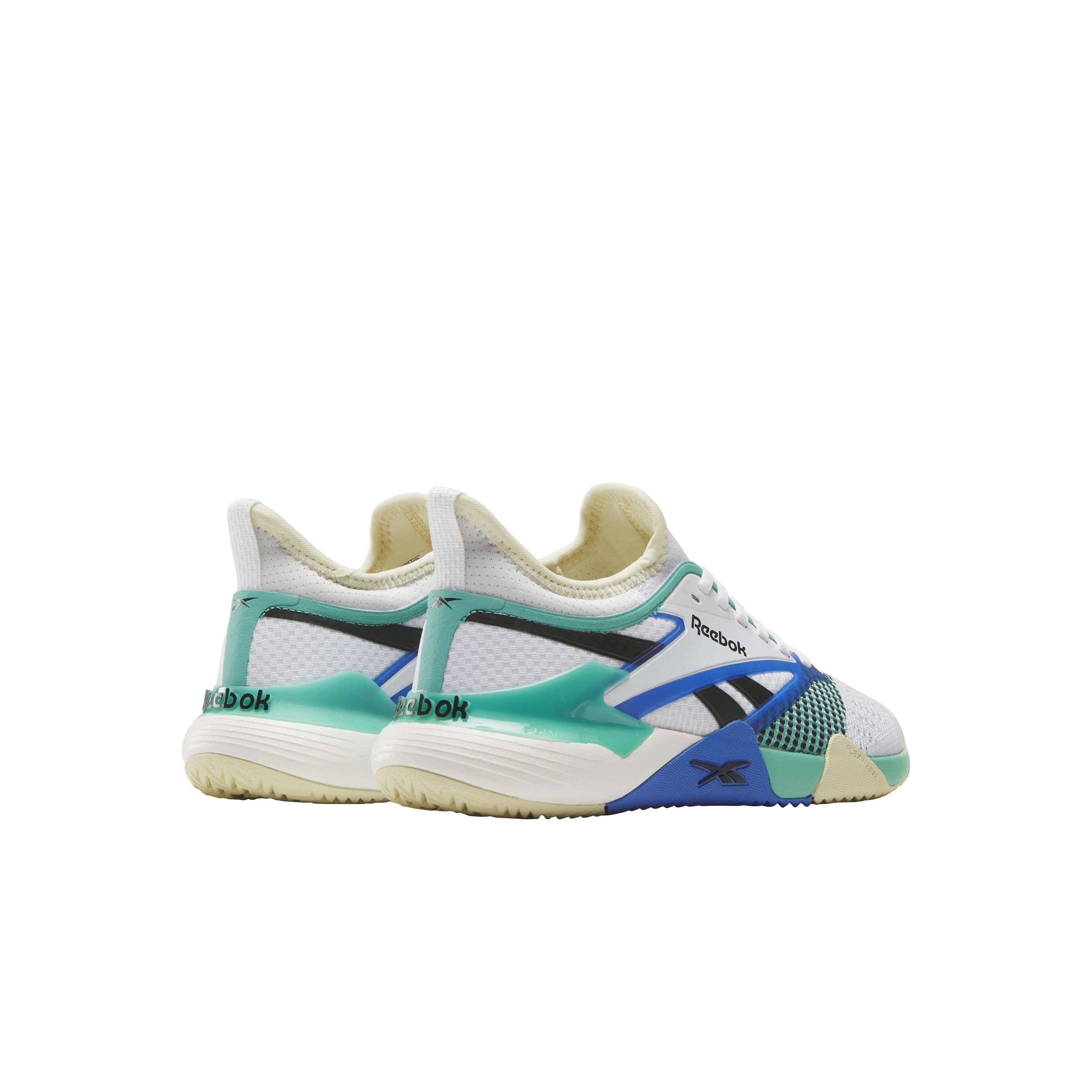 Tus nuevos tenis Nano Court de Reebok son ideales para diversos deportes de cancha como tenis, pickleball, pádel, ráquetbol y bádminton.