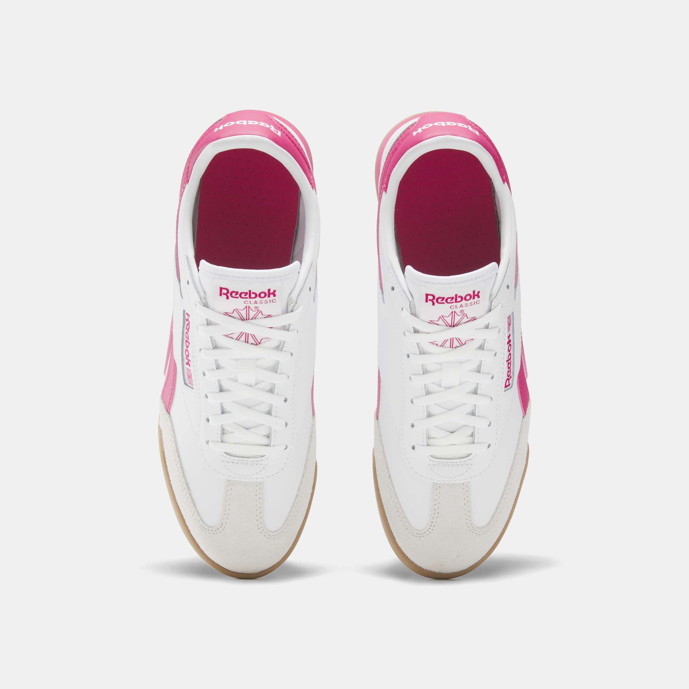 Inspirados en el fútbol vintage de los años 90, combinan una silueta elegante y colores clásicos con una puntera de gamuza y goma. image number 3