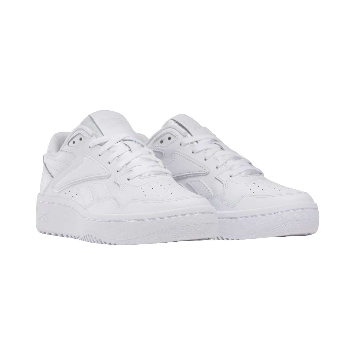 Inspirados en el legado de Reebok de los años 90, reinventan un estilo clásico de baloncesto con una parte superior de cuero suave.
