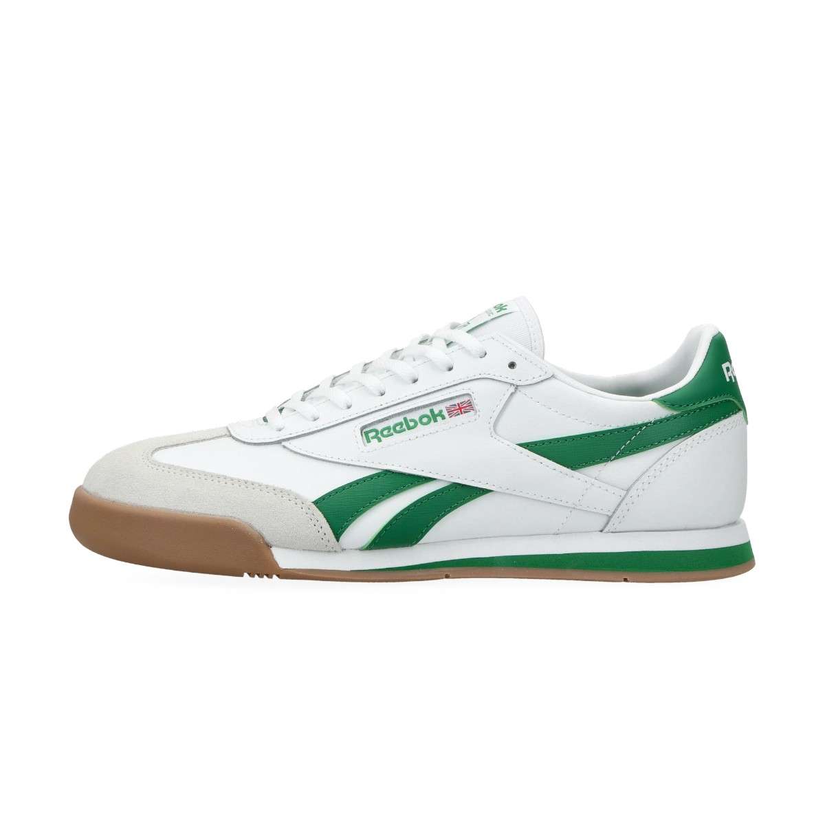 Inspirados en el fútbol vintage de los años 90, combinan una silueta elegante y colores clásicos con una puntera de gamuza y goma.