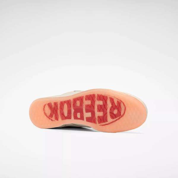 Comienza tu propio resurgimiento retro con estos tenis Reebok, lo chunky nunca tuvo tanta onda. Hazlos tuyos. image number 4