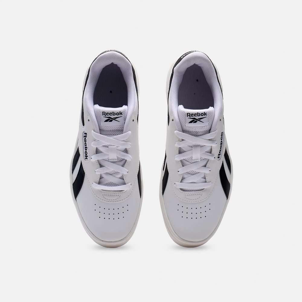El estilo Reebok que te encanta en una silueta clásica de tenis vintage que se puede usar de manera elegante o informal. image number 4