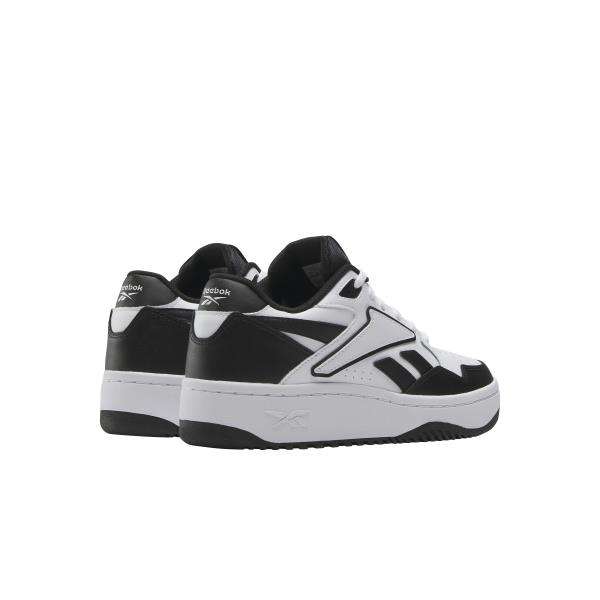 Inspirados en el legado de Reebok de los años 90, reinventan un estilo clásico de baloncesto con una parte superior de cuero suave. image number 1