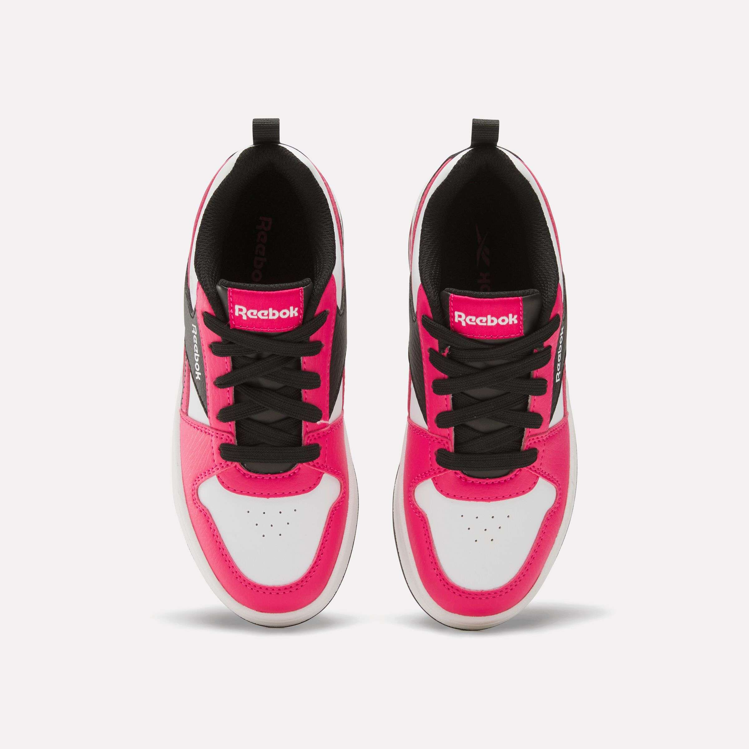 Los tenis Reebok para niños pequeños cuentan con colores y detalles divertidos, y tienen clips en el talón que se iluminan con cada paso. image number 3