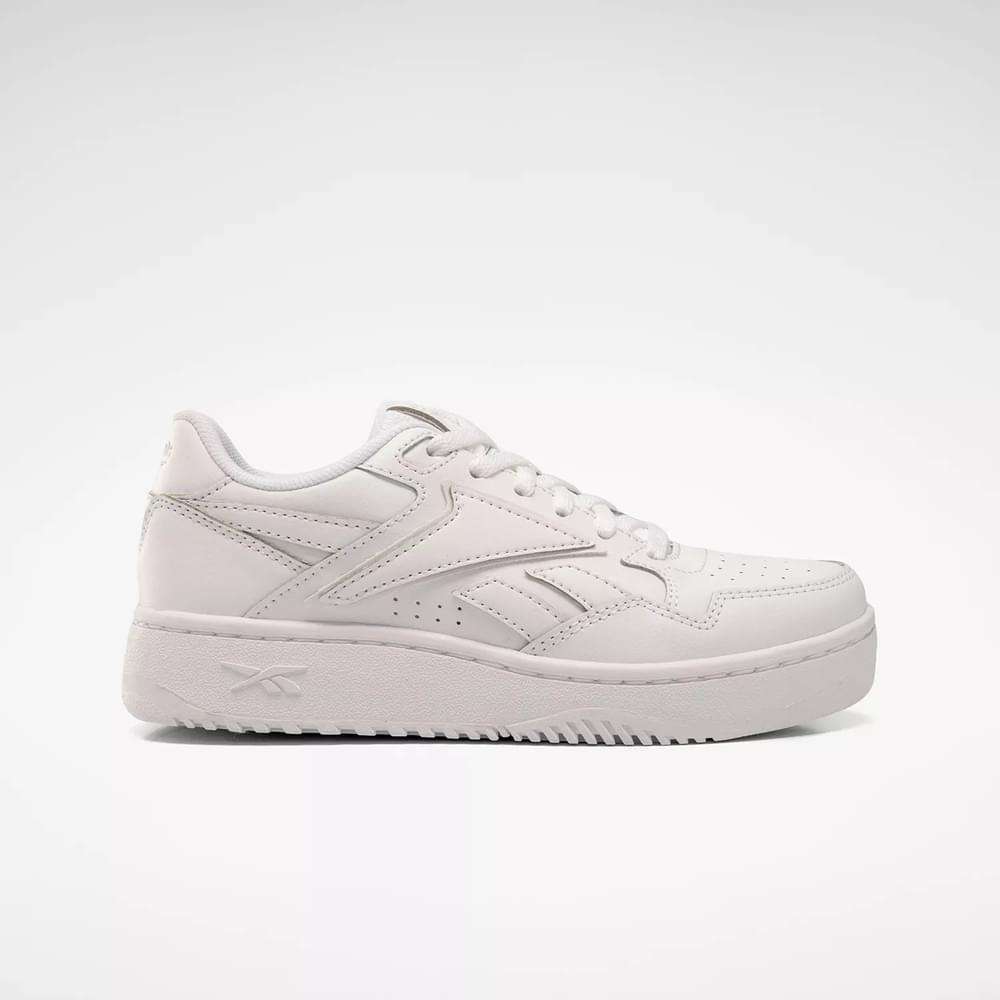Inspirados en el legado de Reebok de los años 90, reinventan un estilo clásico de baloncesto con una parte superior de cuero suave.
