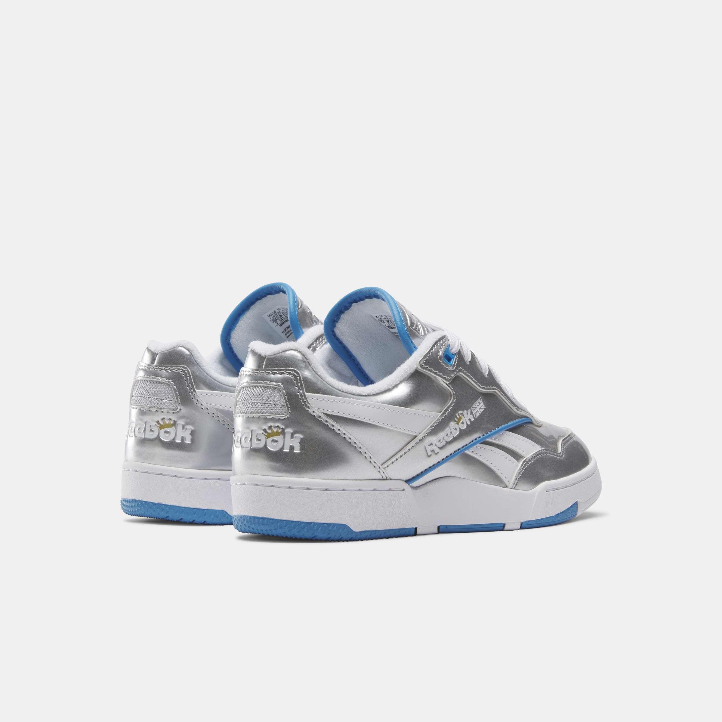 Siéntete como si hubieras encontrado un par de tenis Reebok antiguos en el sótano de alguien. Esa es la vibra de tus próximos BB 4000 II.