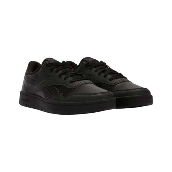 Tenis BB 1000 Los tenis Reebok BB1000 combinan un estilo clásico de baloncesto con un diseño funcional para el día a día.