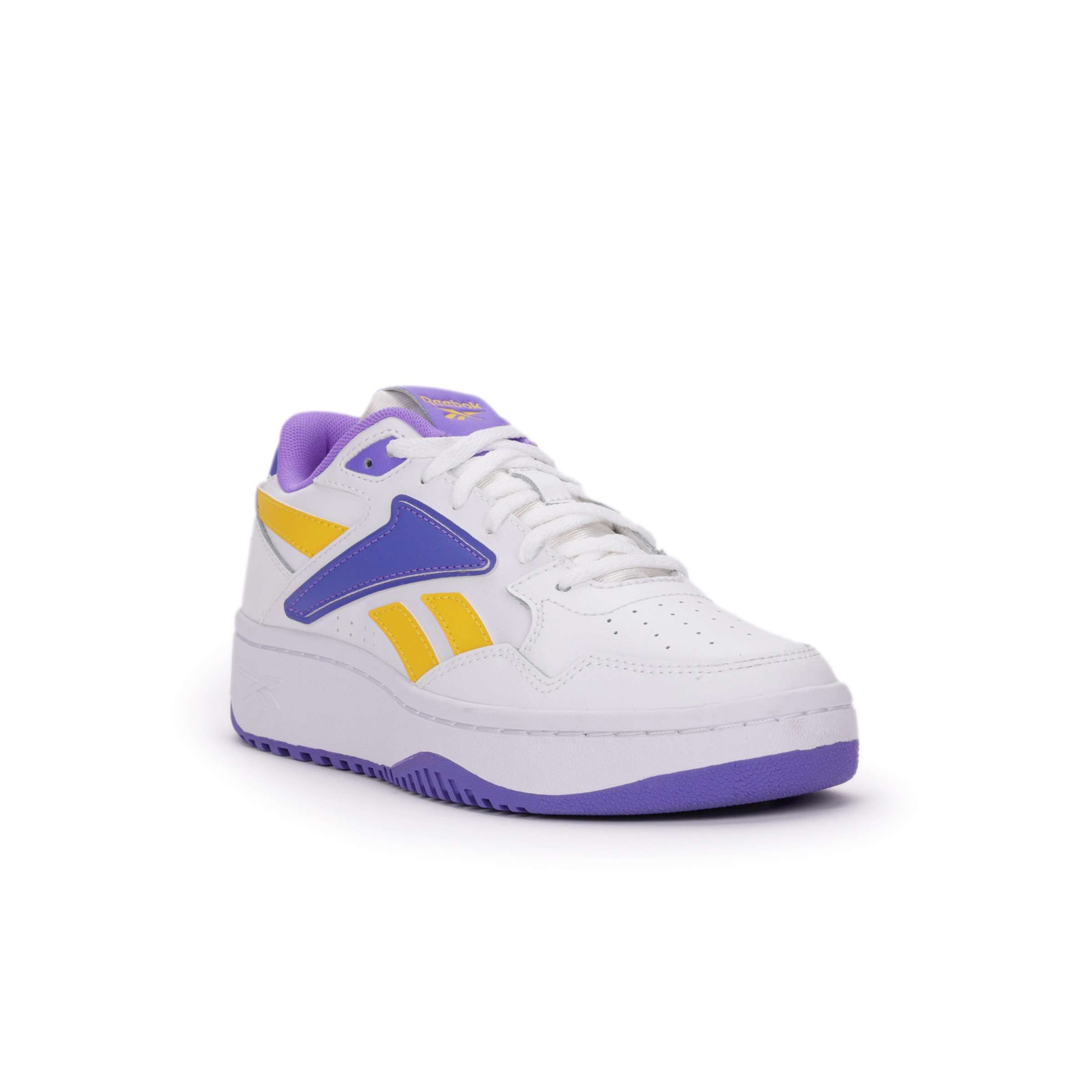 Inspirados en el legado de Reebok de los años 90, reinventan un estilo clásico de baloncesto con una parte superior de cuero suave.