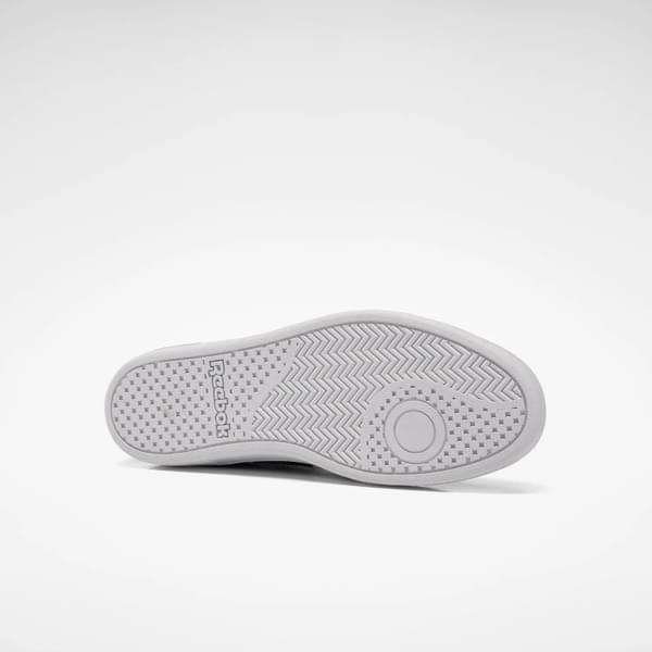 Impregnados del espíritu de tenis retro de Reebok. Una silueta minimalista con detalles que rinden homenaje al modelo original. image number 4