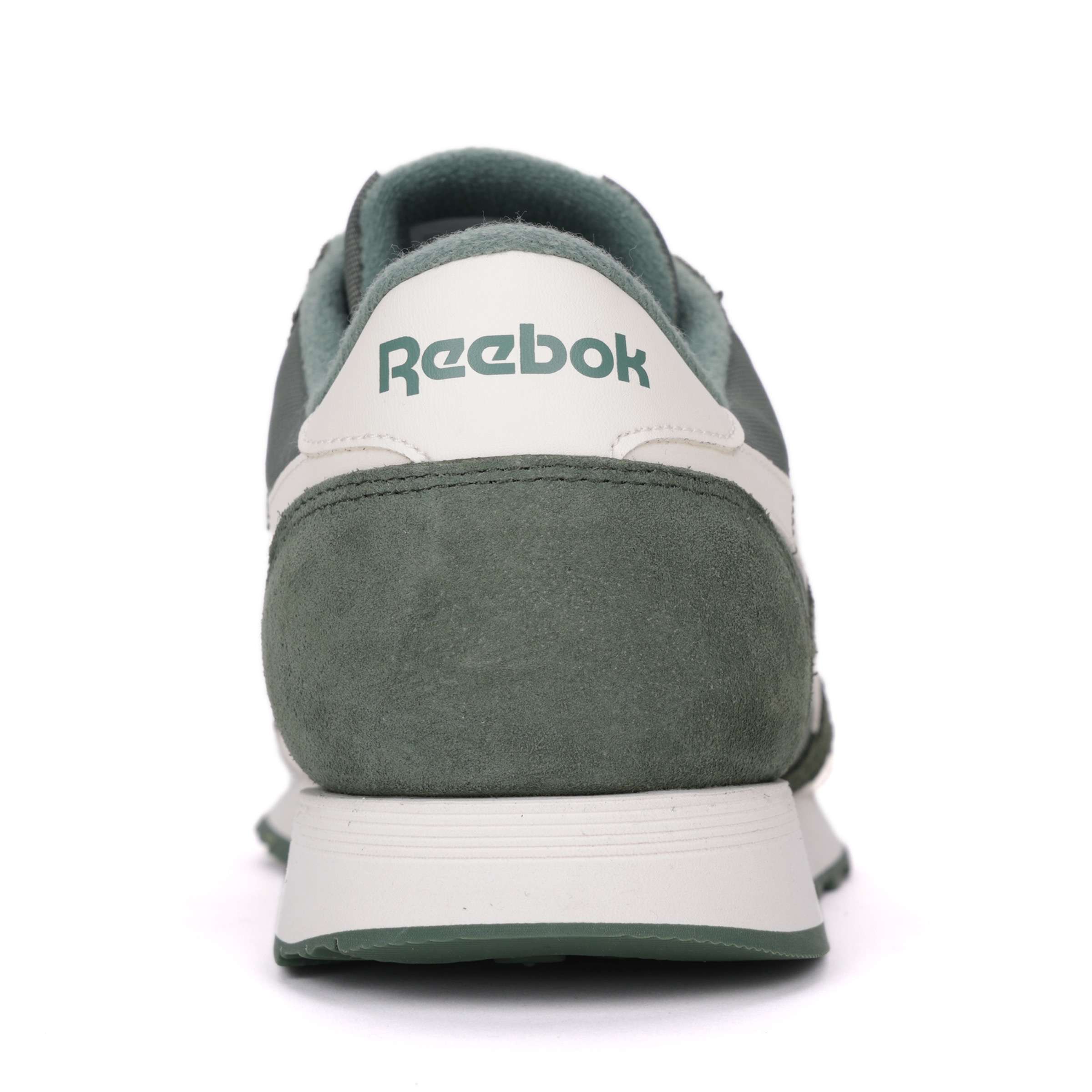 La parte superior posee una mezcla maestra de nylon y suede para un estilo retro lujoso, ¿hace falta decir más? image number 6