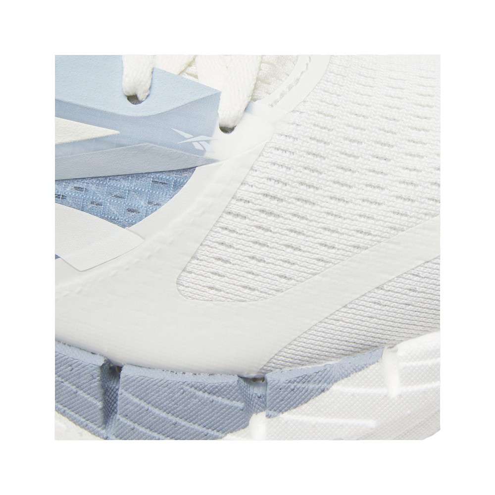 El FloatZig 1 de Reebok combina suavidad y elasticidad, diseñados para inspirar a salir al aire libre y correr. image number 3