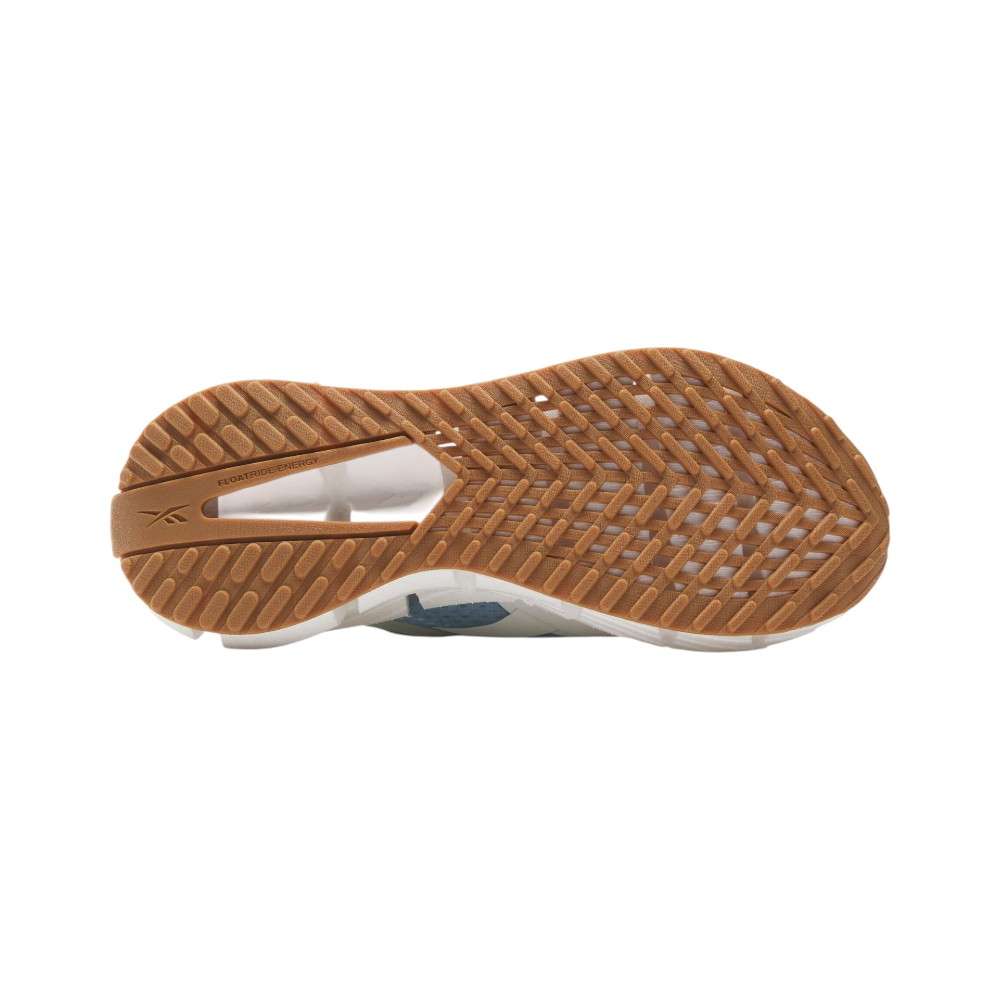 El FloatZig 1 de Reebok combina suavidad y elasticidad, diseñados para inspirar a salir al aire libre y correr. image number 5