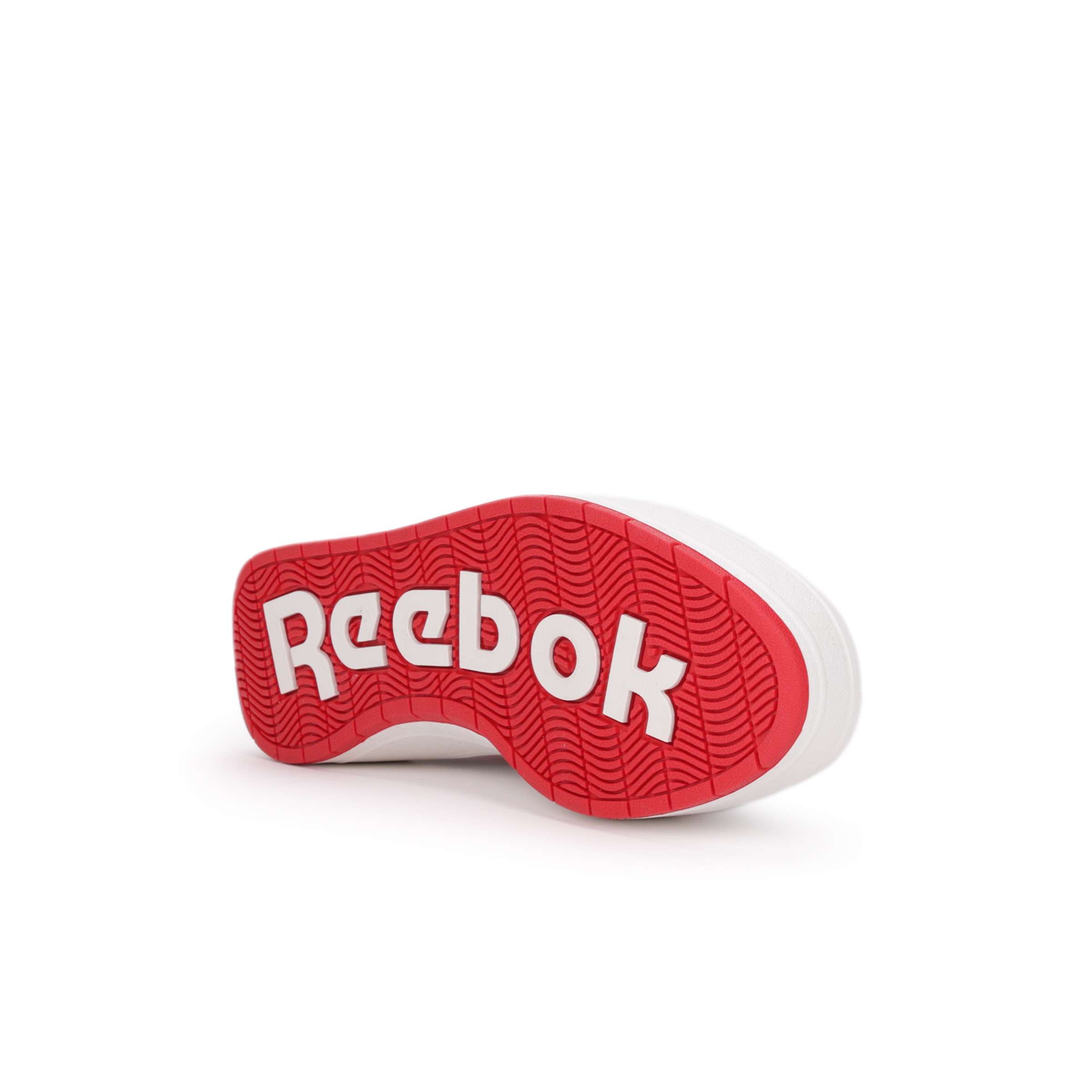 El estilo Reebok que te encanta en una silueta clásica de tenis vintage que se puede usar de manera elegante o informal. image number 4