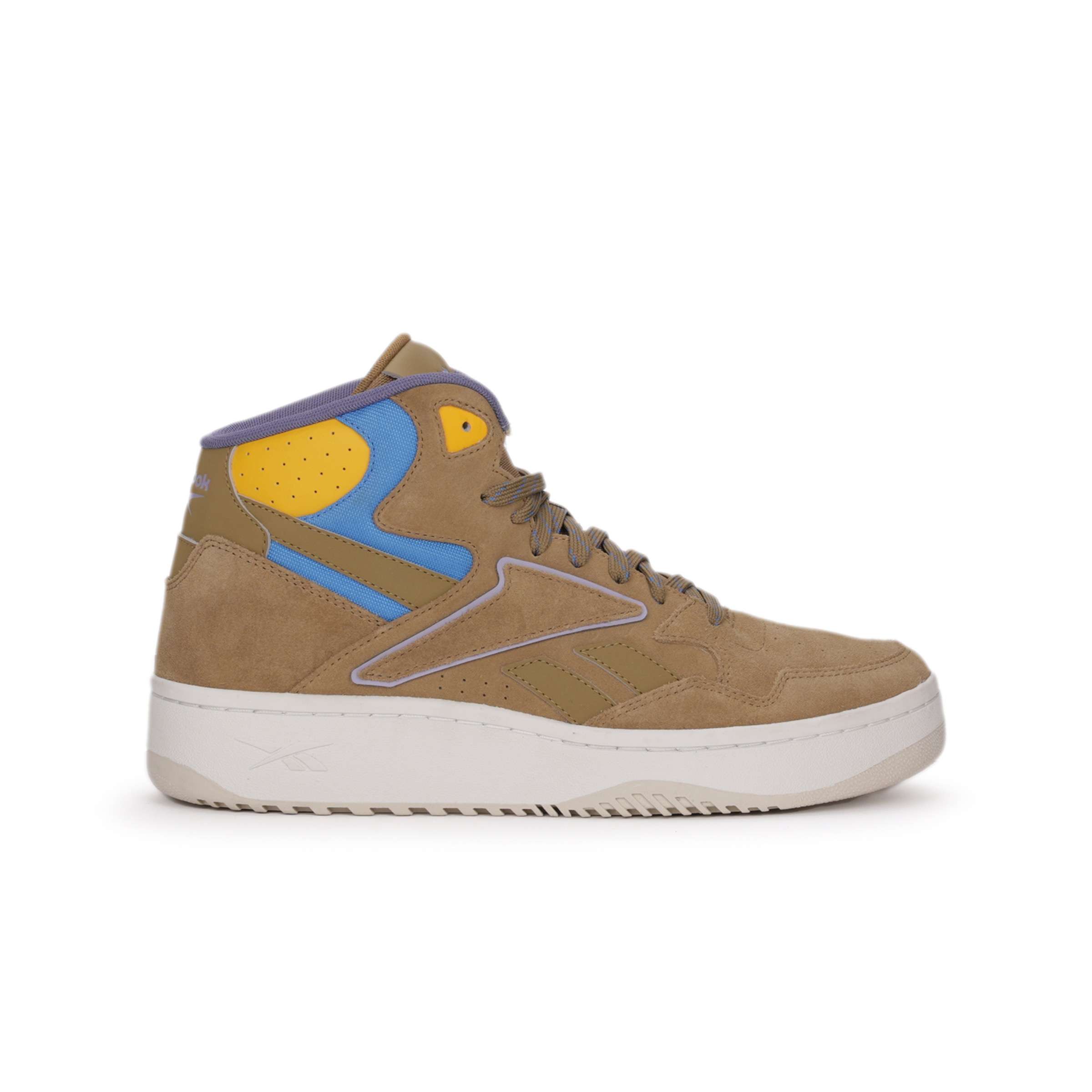 Inspirados en el legado de Reebok de los años 90, reinventan un estilo clásico de baloncesto con una parte superior de cuero suave.