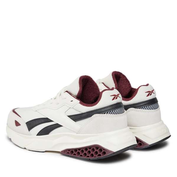 Tenis Hexalite Legacy 1.5 Con amortiguación Hexalite y una entresuela escultural, ofreciendo un estilo espacial. Su diseño en una paleta neutra combina tela y suede.
