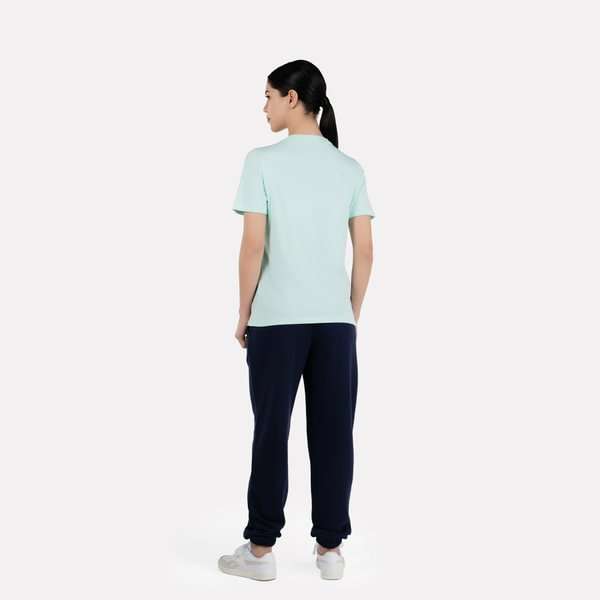 Playera Classics Identity image number 4