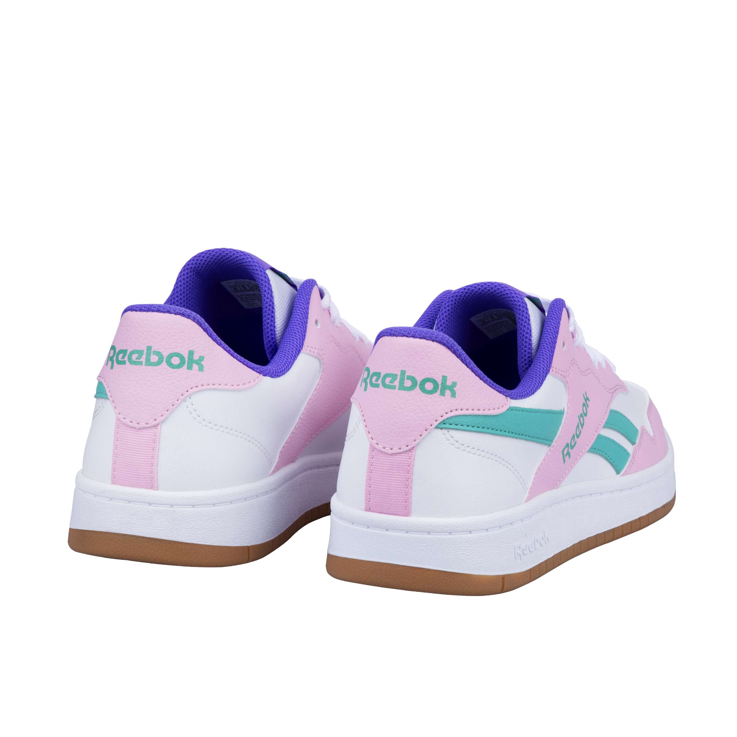 Los tenis Reebok BB1000 combinan un estilo clásico de baloncesto con un diseño funcional para el día a día.