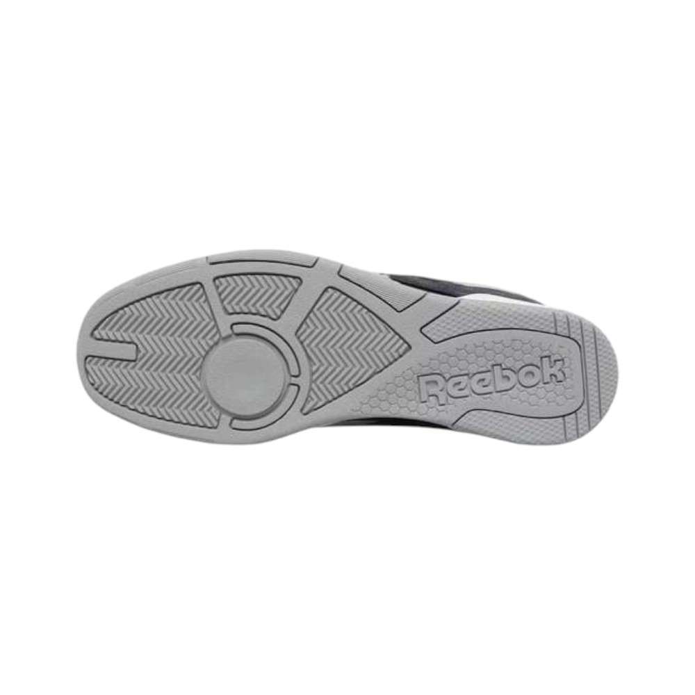 Siéntete como si hubieras encontrado un par de tenis Reebok antiguos en el sótano de alguien. Esa es la vibra de tus próximos BB 4000 II. image number 1